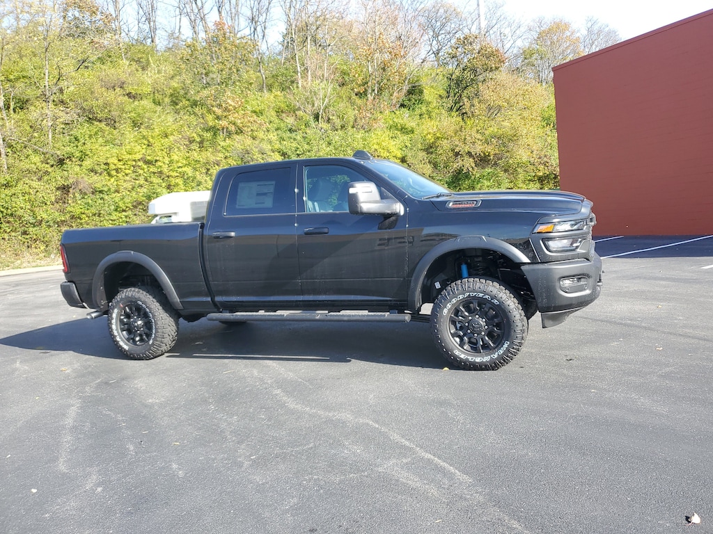 New 2026 Ram 2500 TRADESMAN CREW CAB 4X4 6'4 BOX Pickup