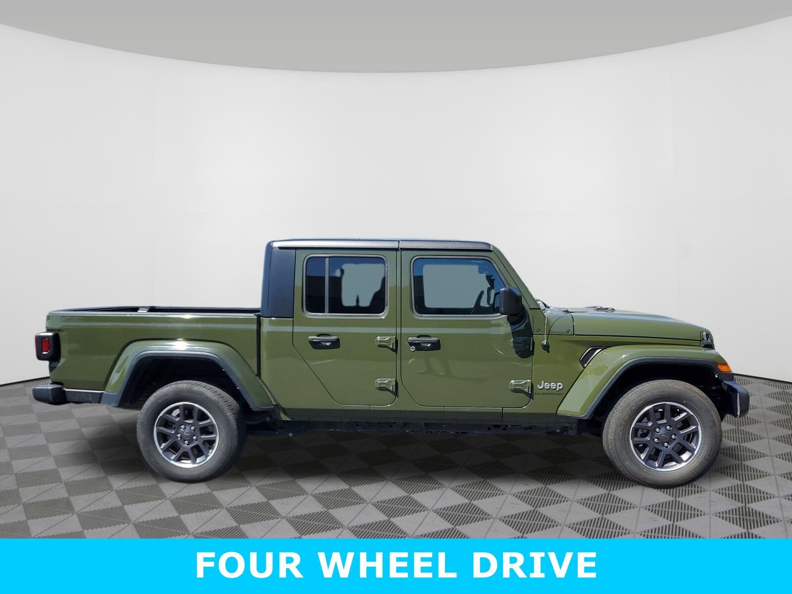 2023 Jeep Gladiator Overland photo 3