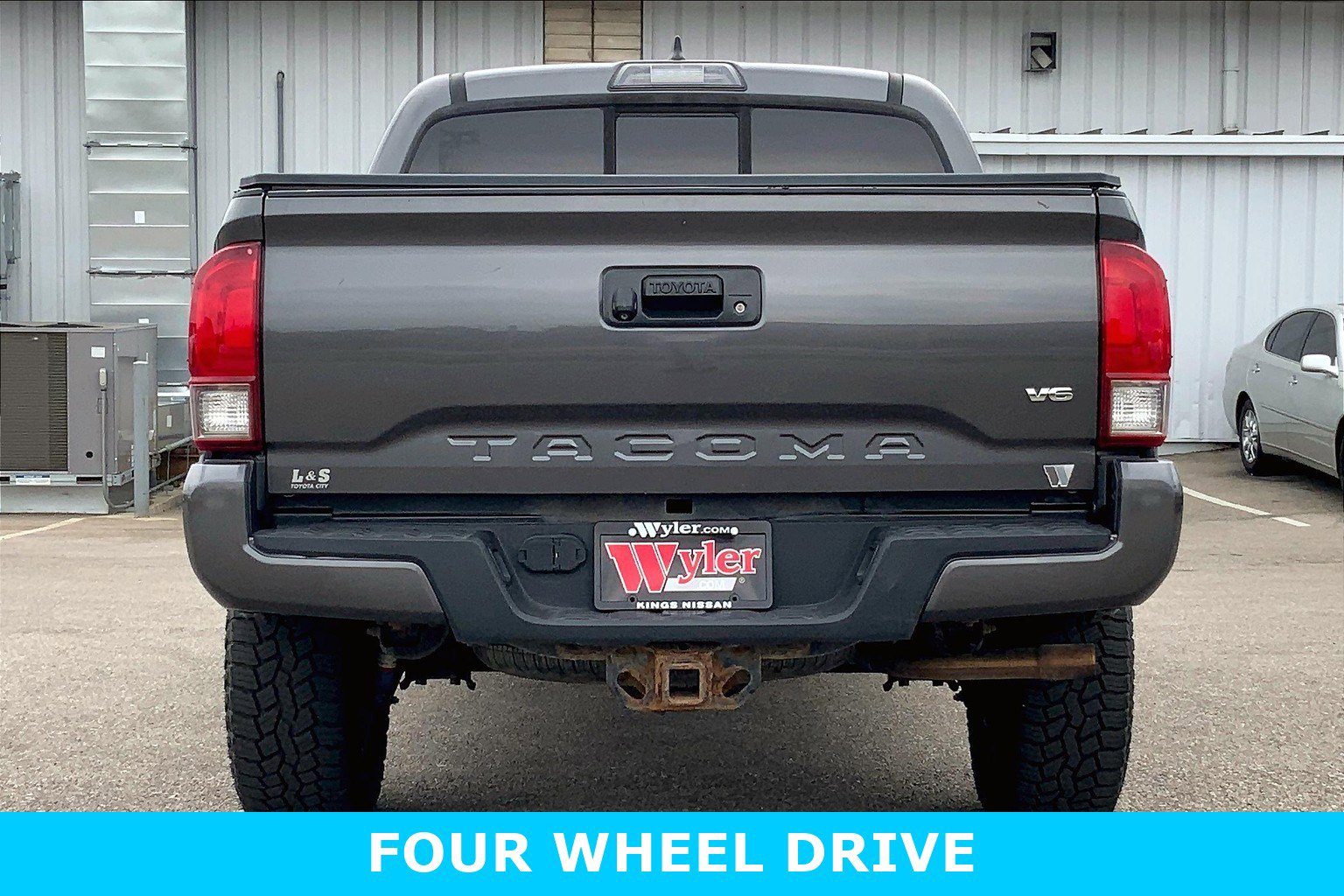 2016 Toyota Tacoma Double Cab photo 3