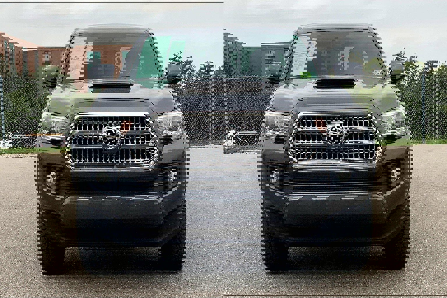 2016 Toyota Tacoma Double Cab photo 2