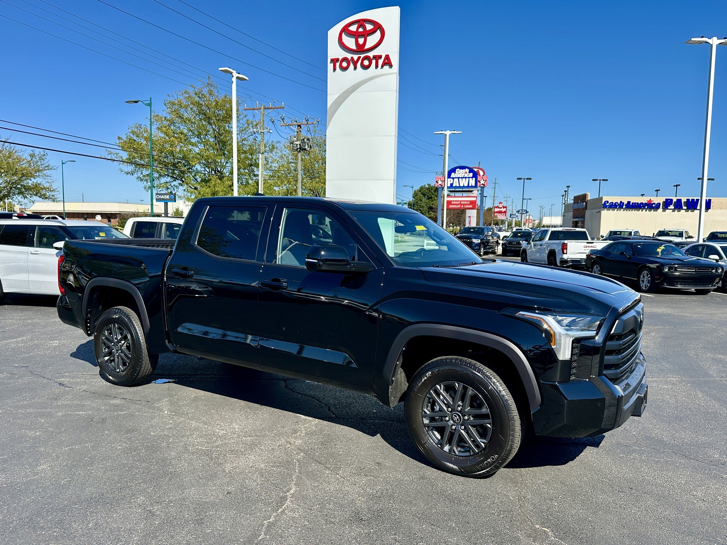 2025 Toyota Tundra SR5 CrewMax photo 2