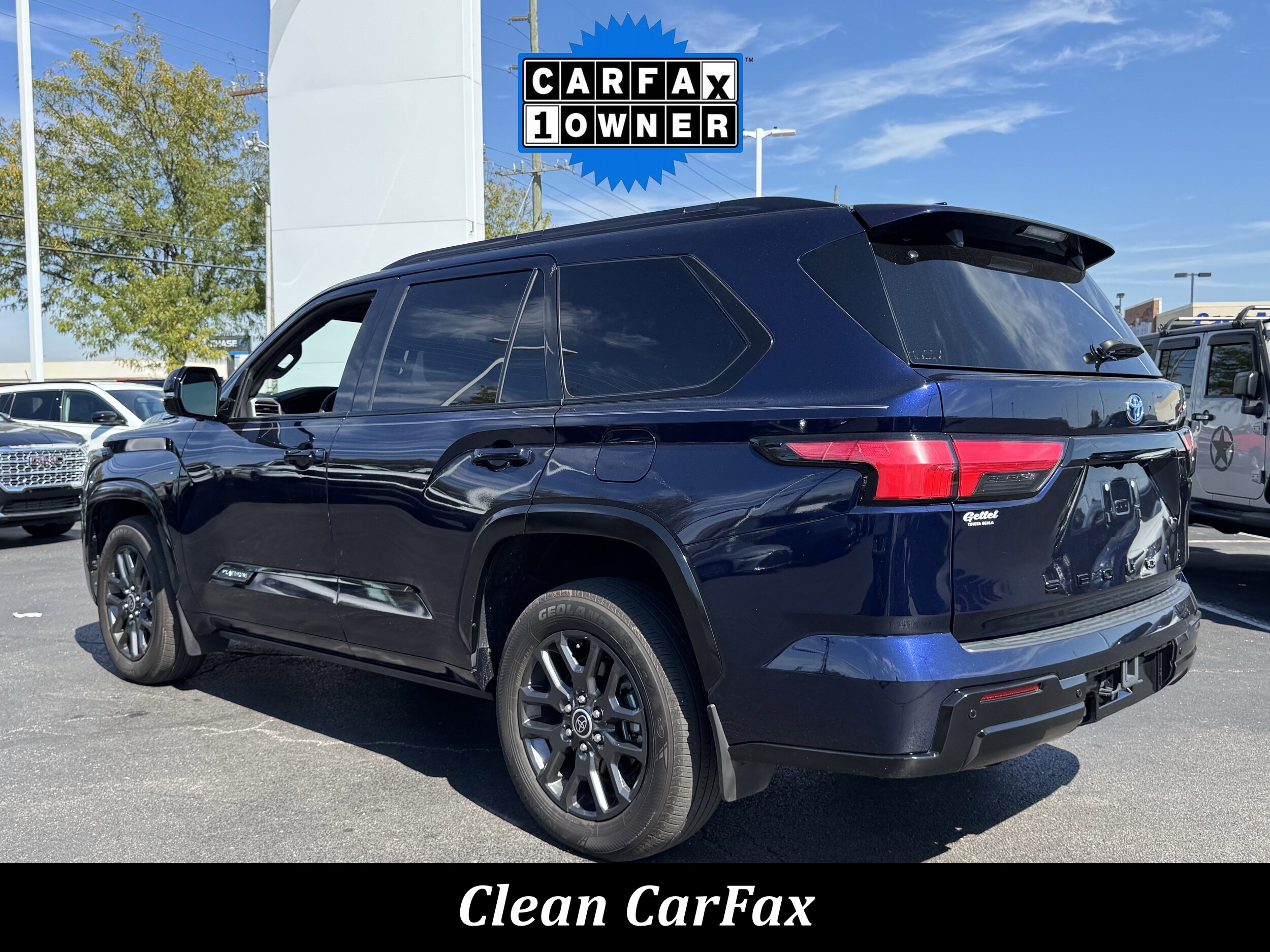 2023 Toyota Sequoia Platinum photo 2