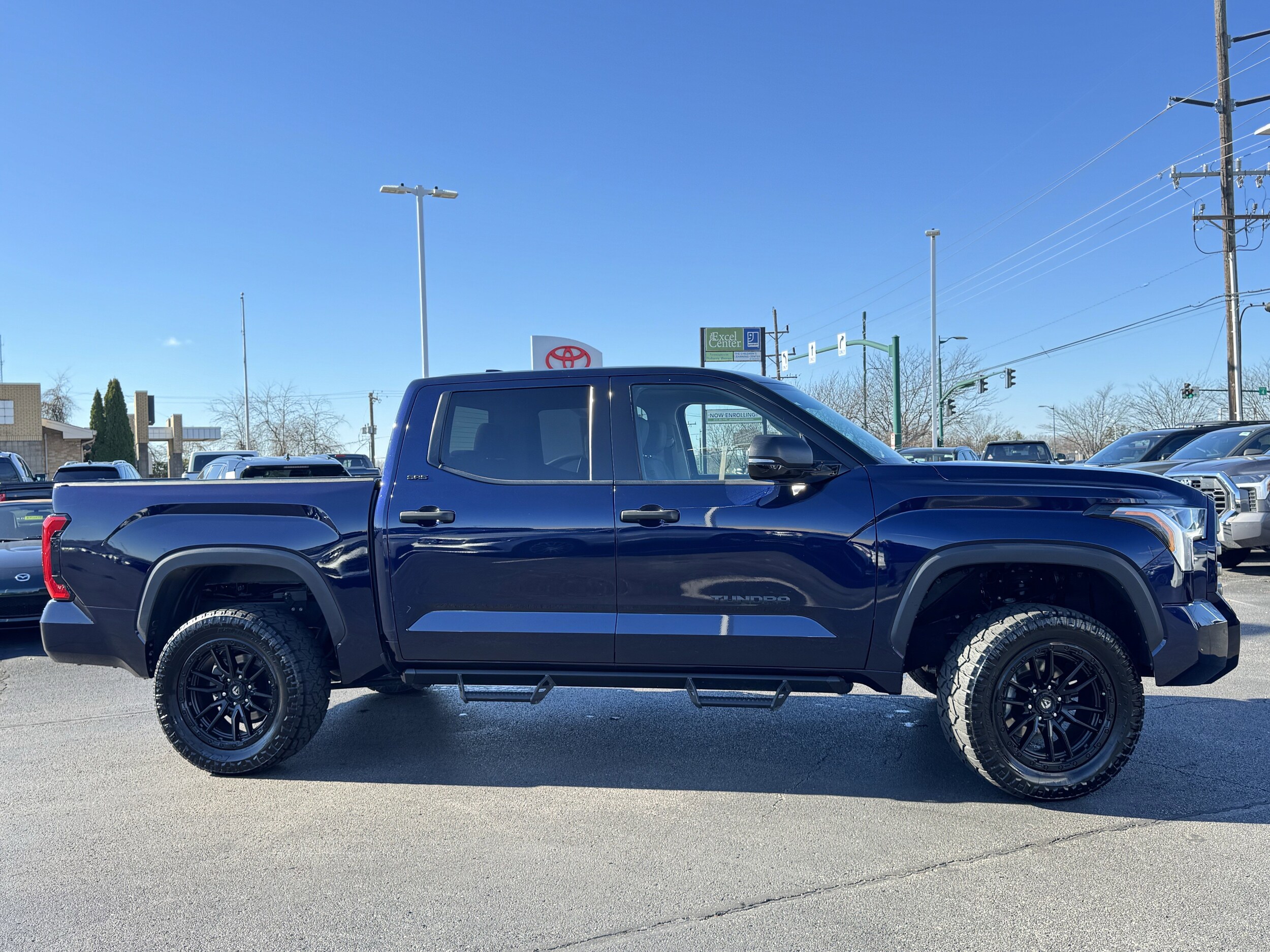 2022 Toyota Tundra SR5 CrewMax photo 2