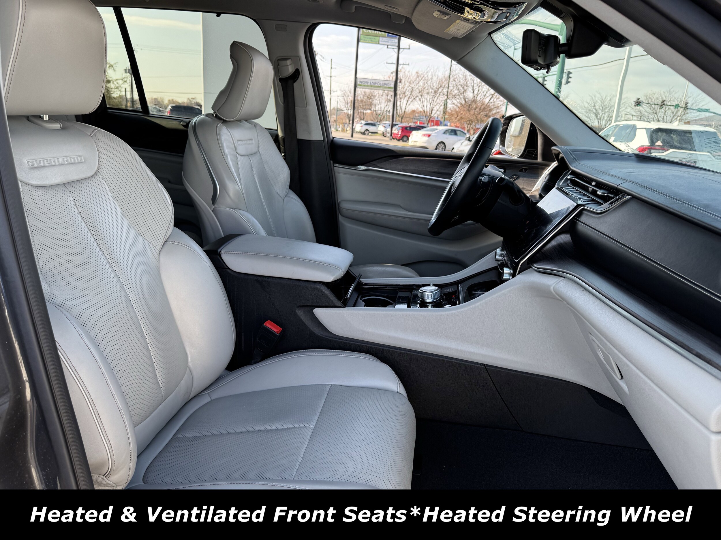 2022 Jeep Grand Cherokee Overland photo 3