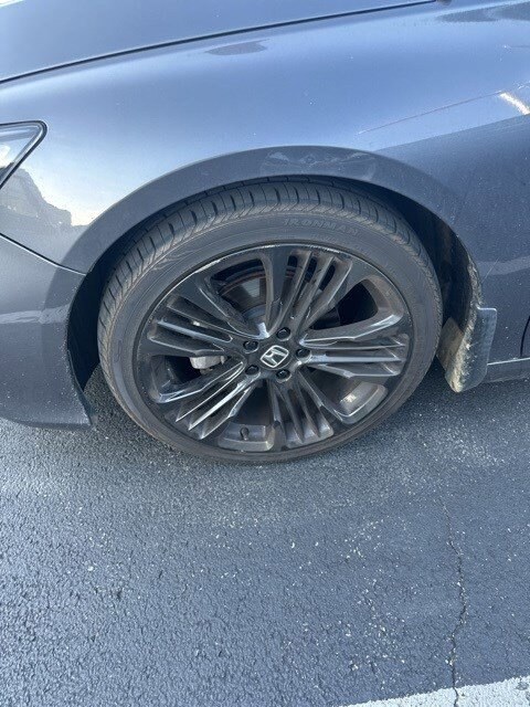 2019 Honda Accord LX photo 4