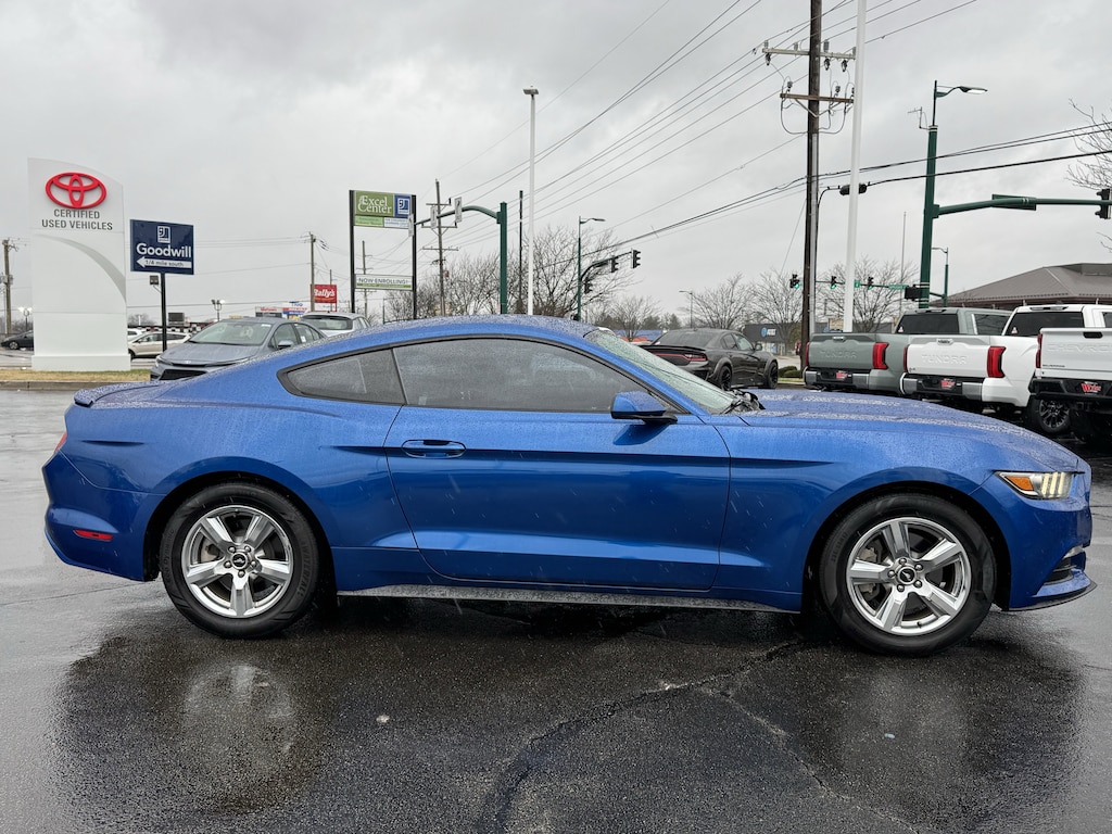Used 2017 Ford Mustang V6 Coupe