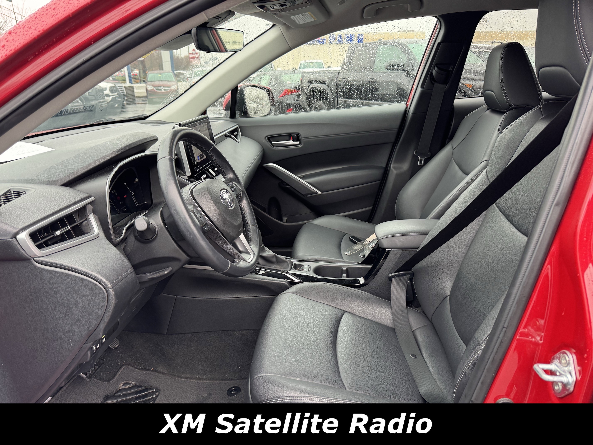 2023 Toyota Corolla Cross XLE photo 3