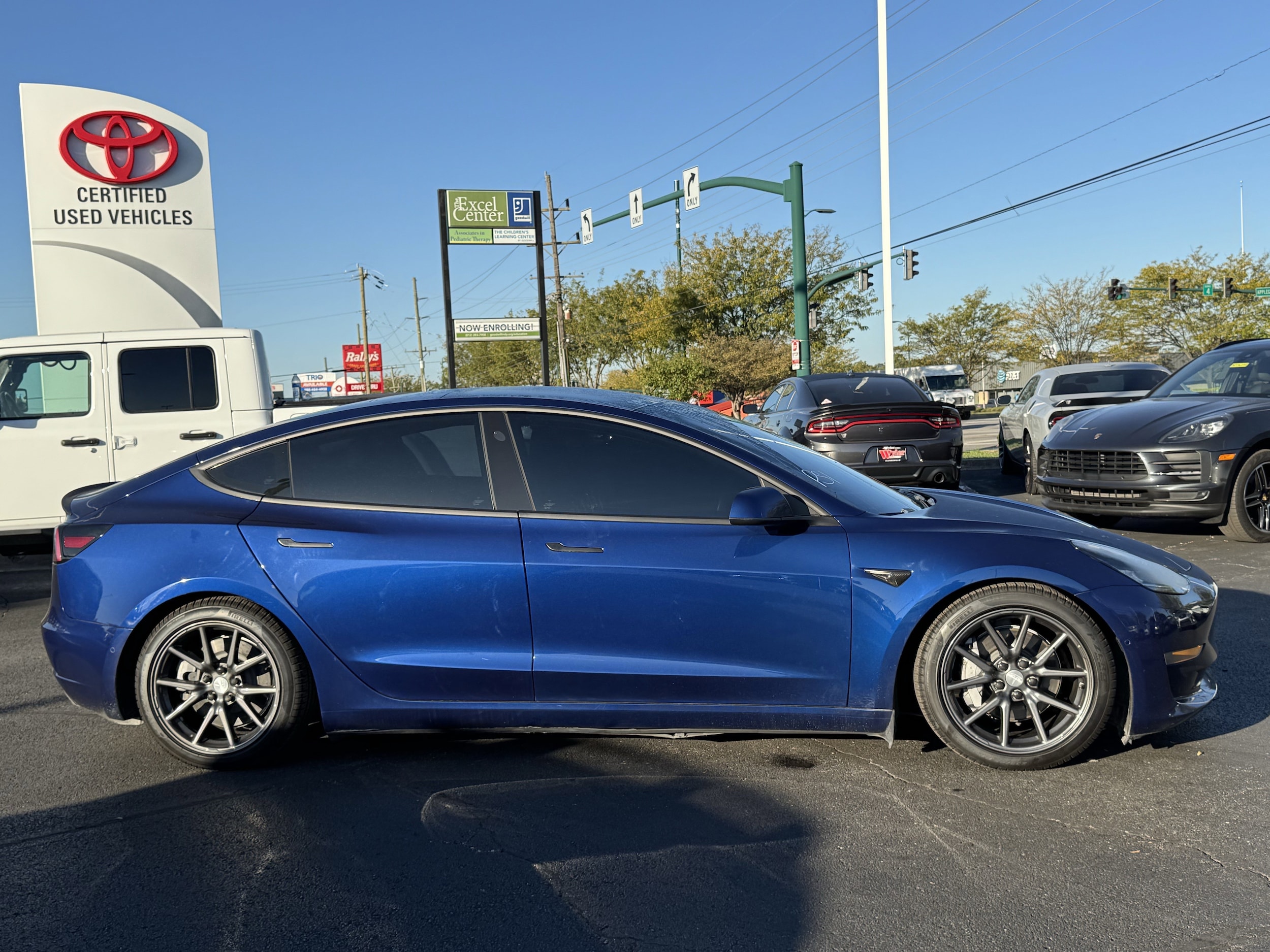 Used 2019 Tesla Model 3 Long Range with VIN 5YJ3E1EBXKF433005 for sale in Clarksville, IN