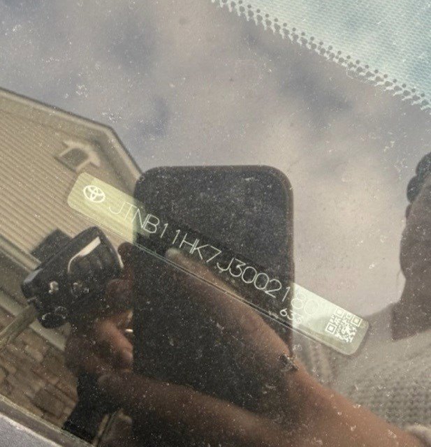 2018 Toyota Camry SE photo 3