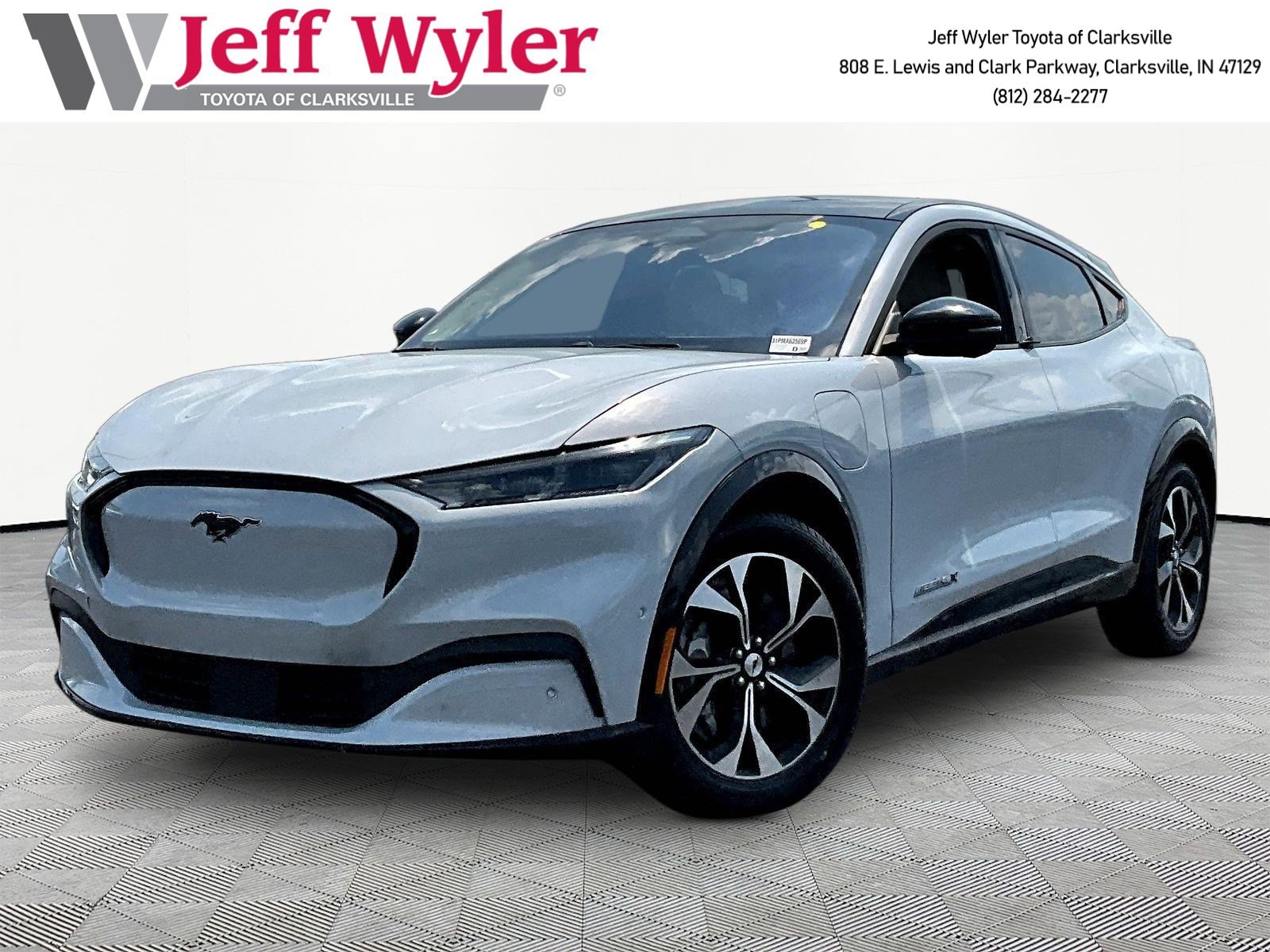 2023 Ford Mustang-Mach-e Premium's photo