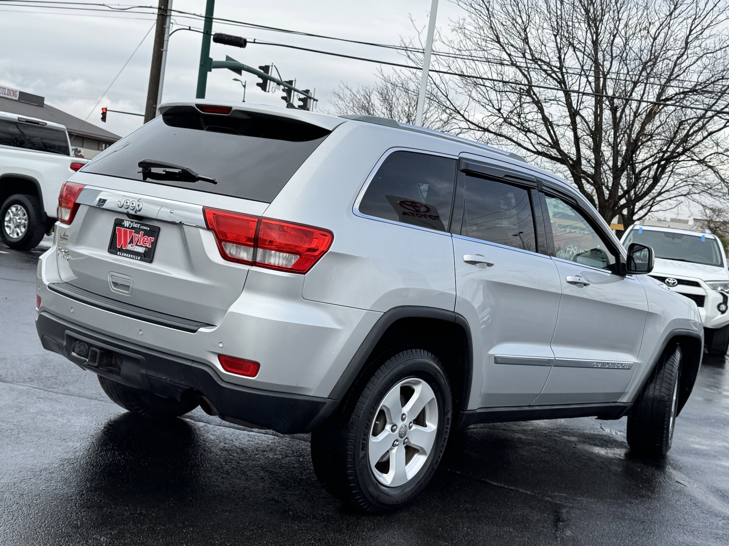 2012 Jeep Grand Cherokee Laredo photo 3