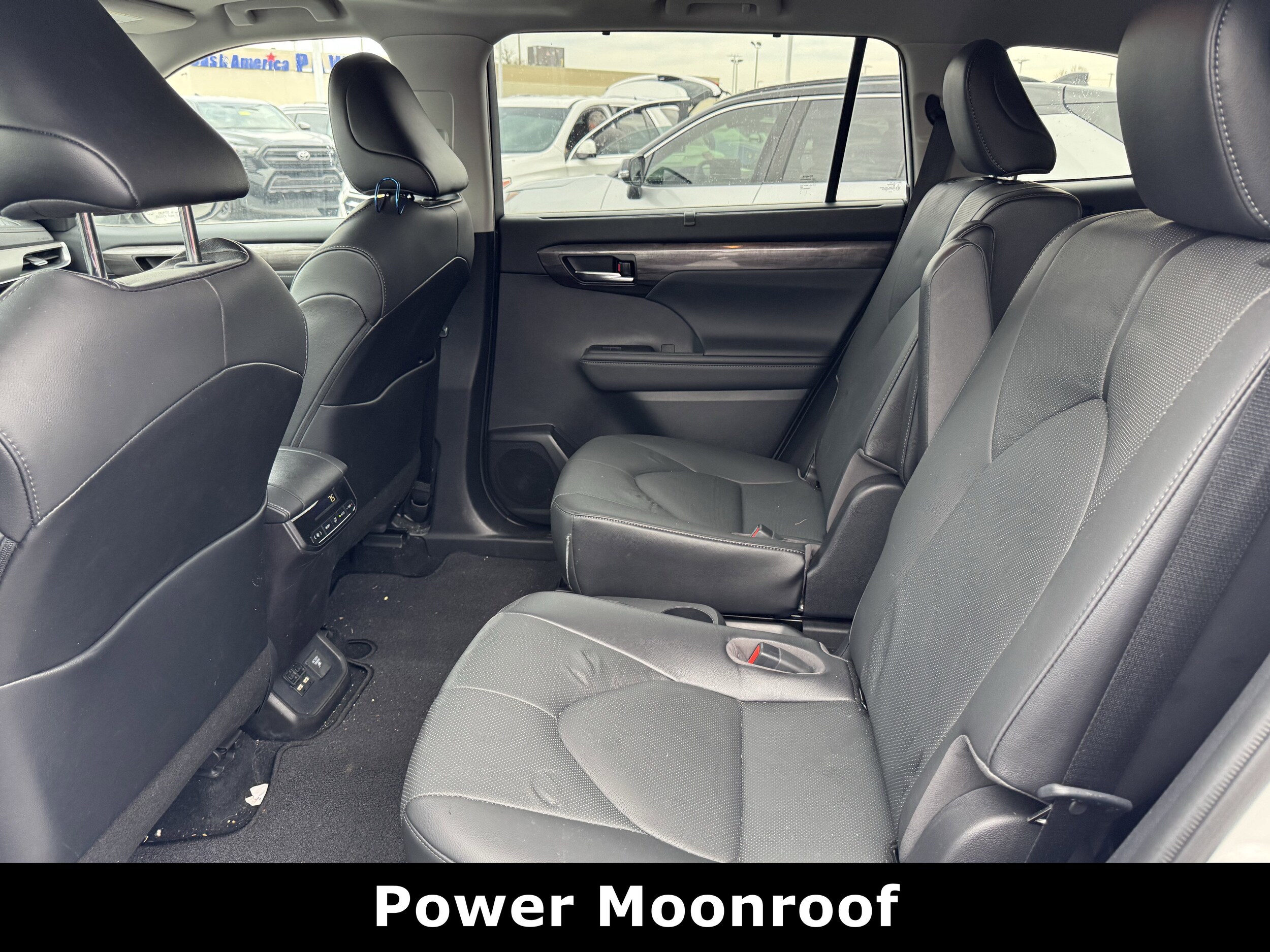 2021 Toyota Highlander Hybrid Limited photo 3