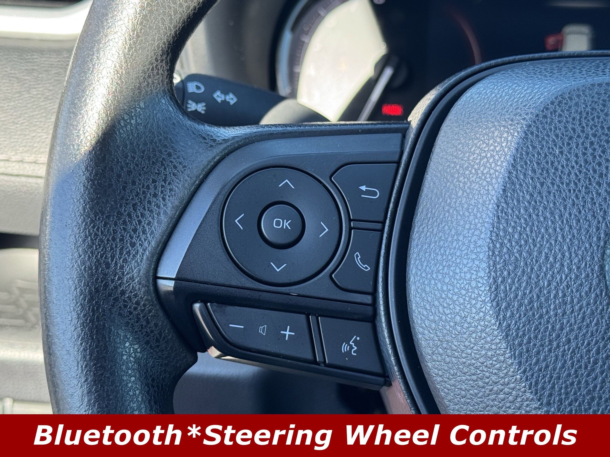 2023 Toyota RAV4 XLE photo 4