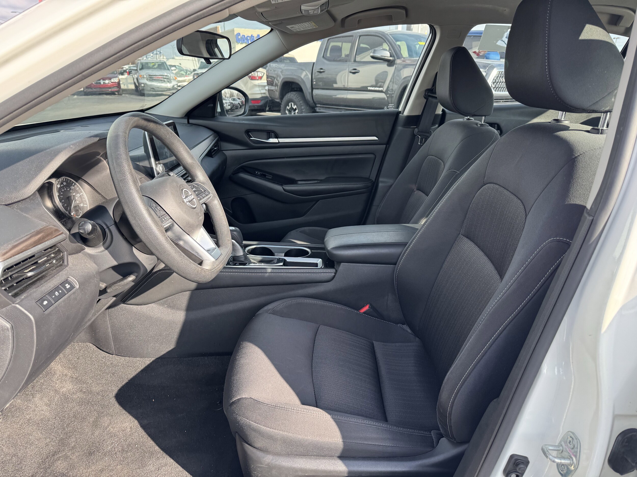 2023 Nissan Altima 2.5 SV photo 4