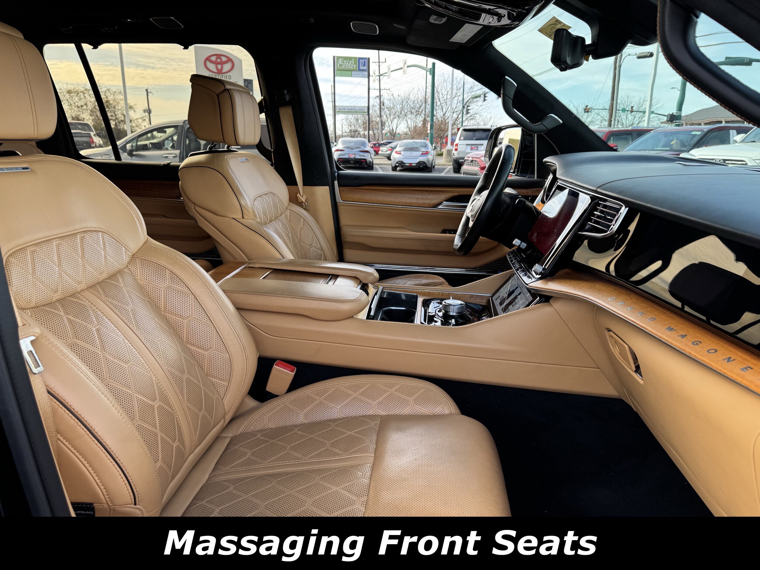 2022 Jeep Grand Wagoneer III photo 4