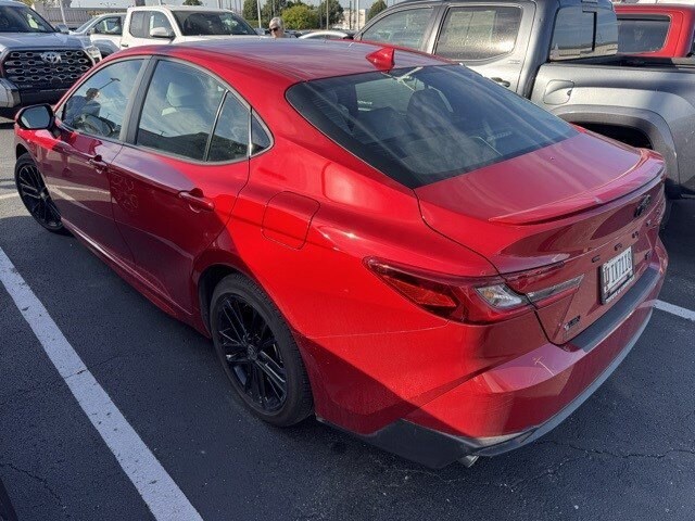 2025 Toyota Camry SE photo 3