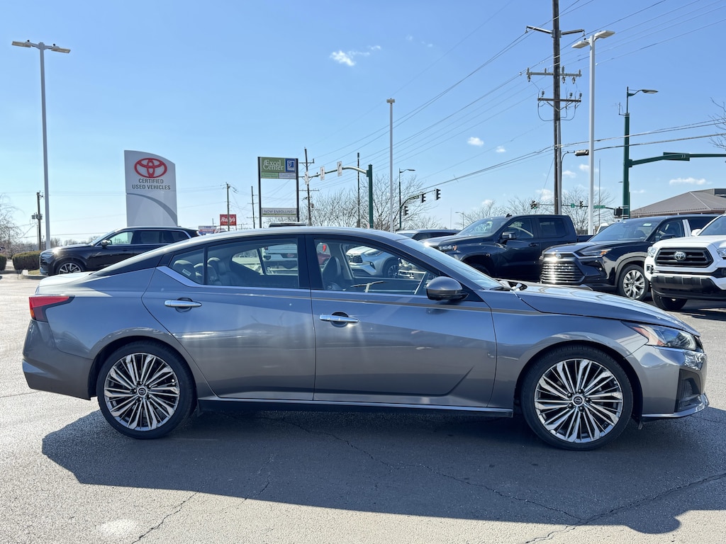 Used 2023 Nissan Altima 2.5 SL Sedan