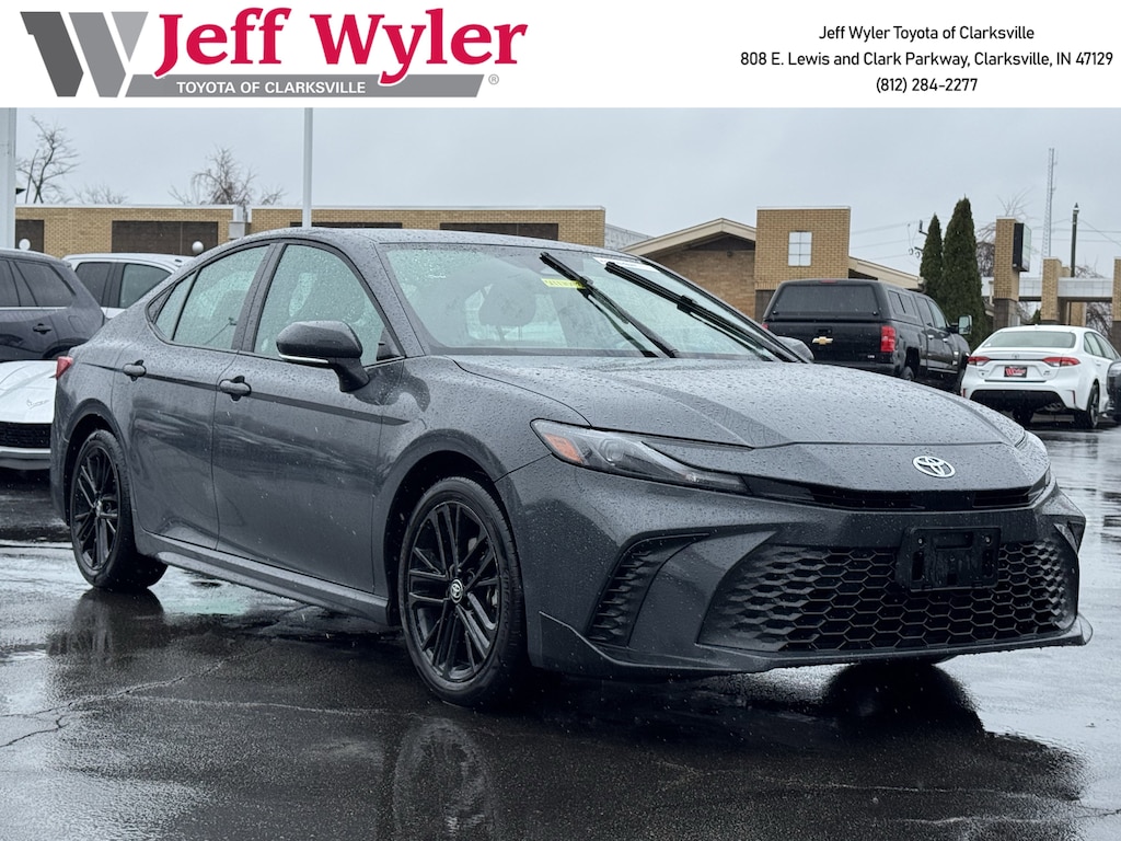 Used 2025 Toyota Camry SE Sedan