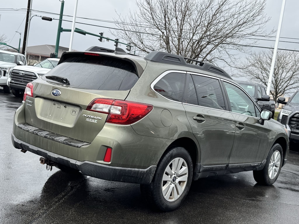 Used 2017 Subaru Outback 2.5i Premium with SUV