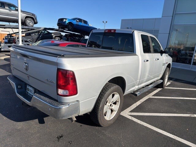 2016 Ram 1500 SLT photo 3