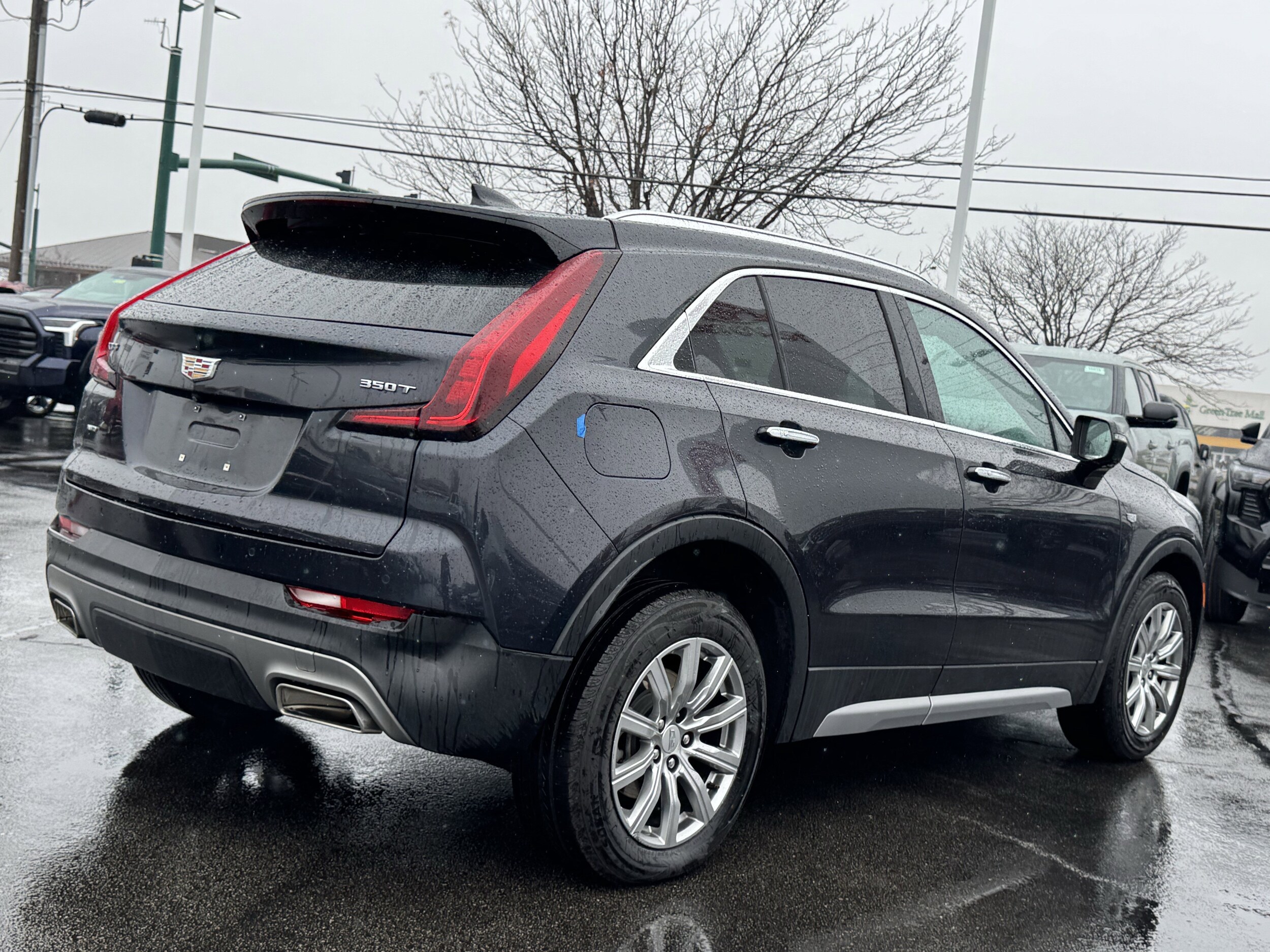 2023 Cadillac XT4 Premium Luxury photo 2