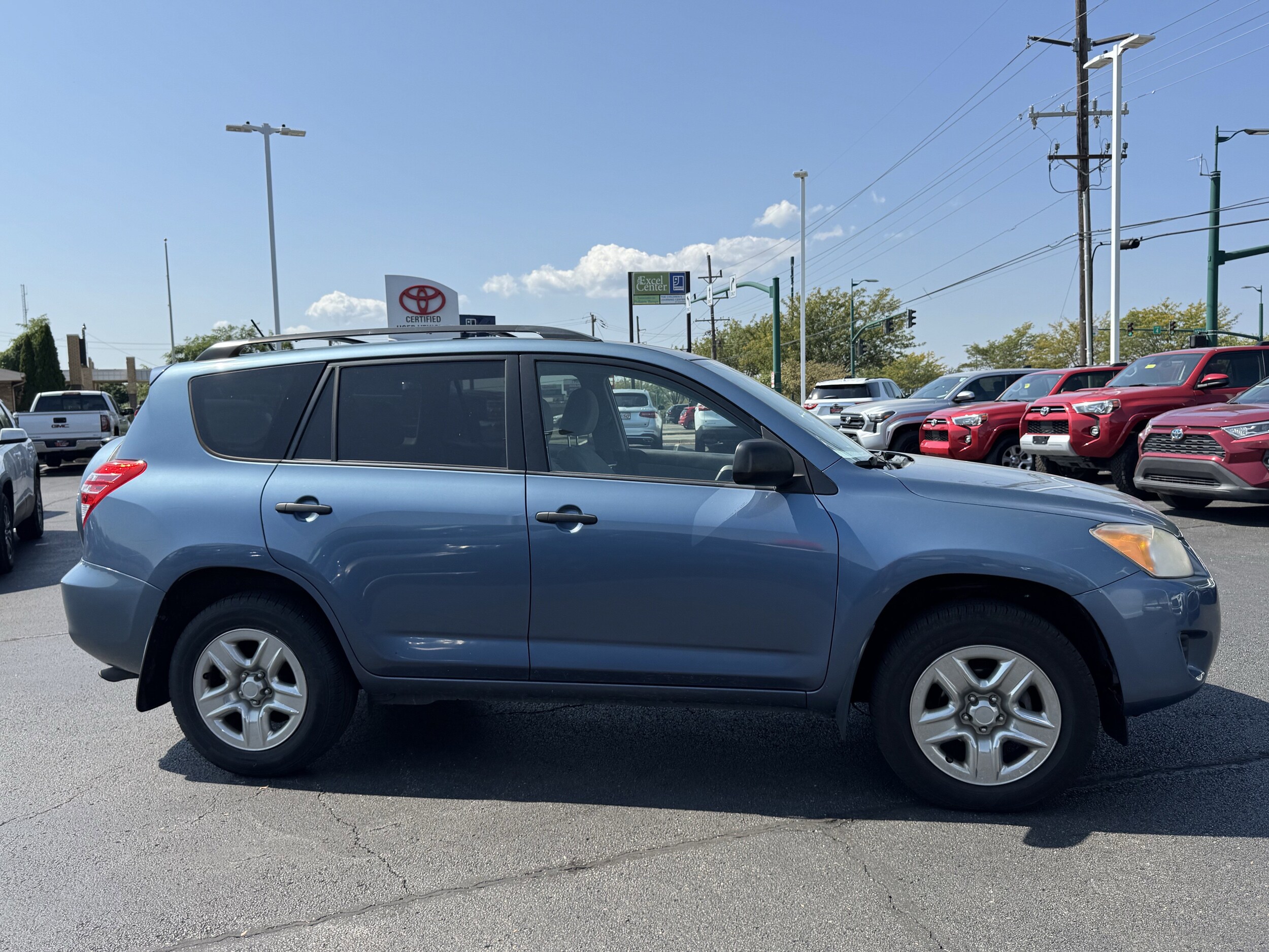 2011 Toyota RAV4 Base photo 2