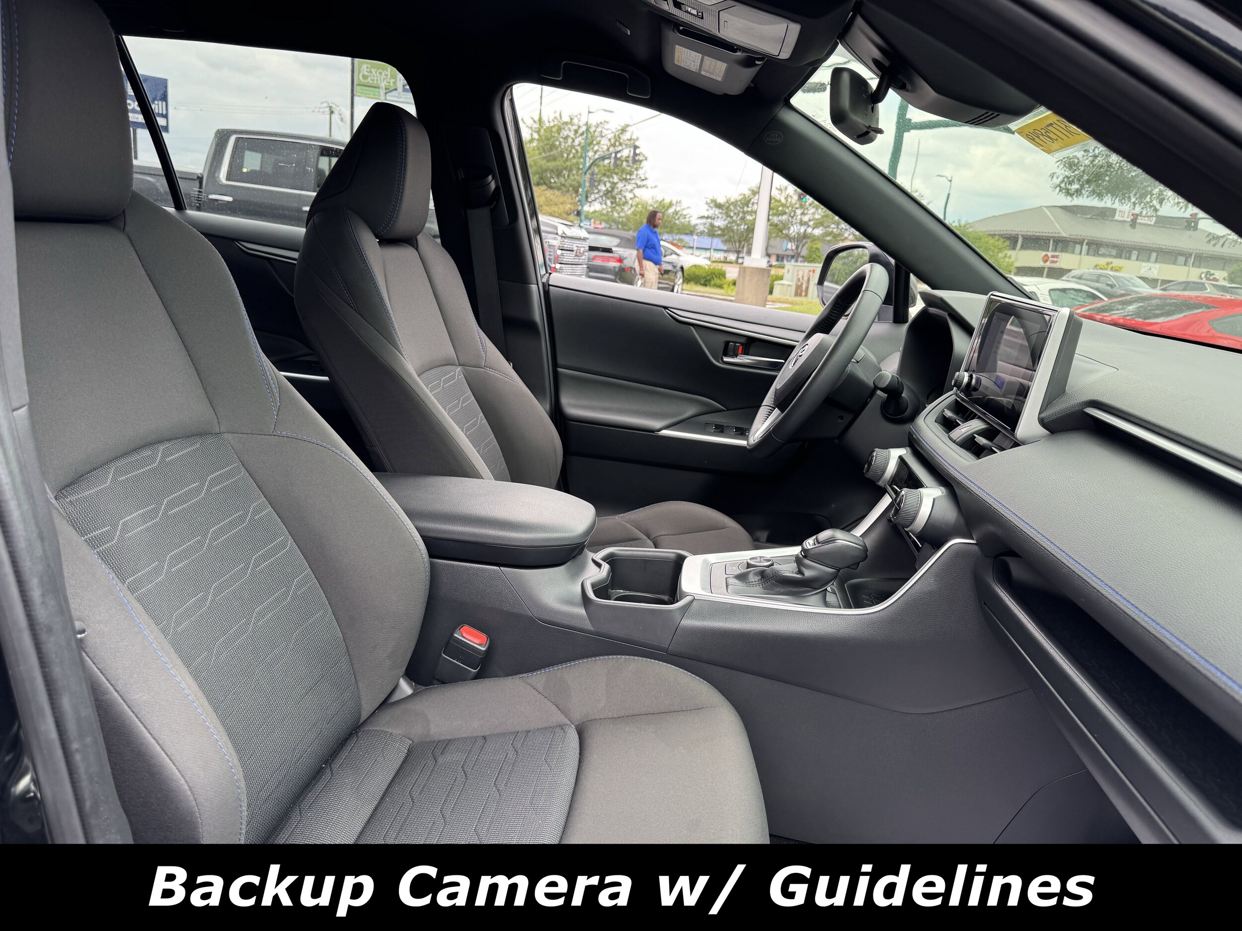 2024 Toyota RAV4 Hybrid SE photo 3