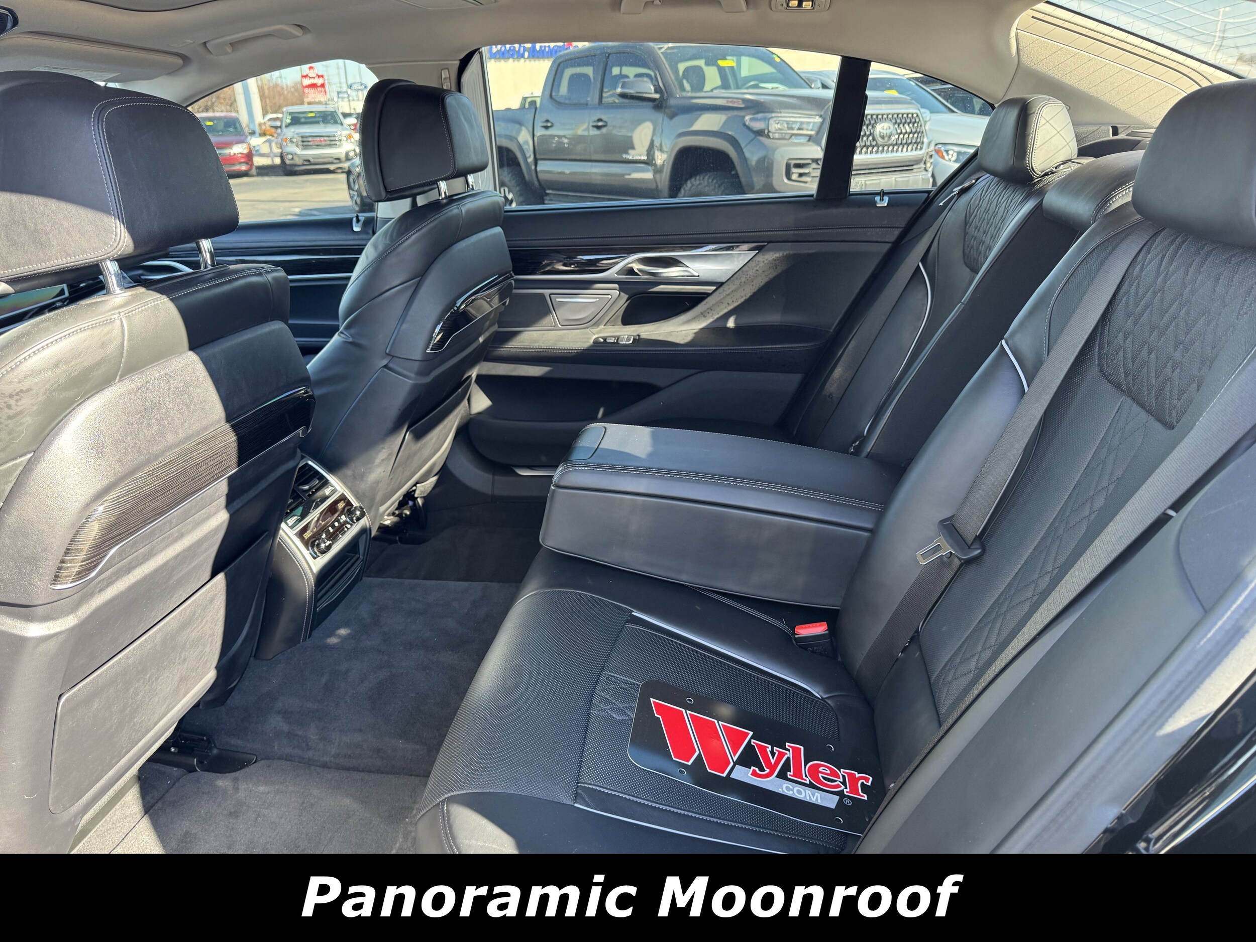 2018 Bmw 750i xDrive Sedan photo 2