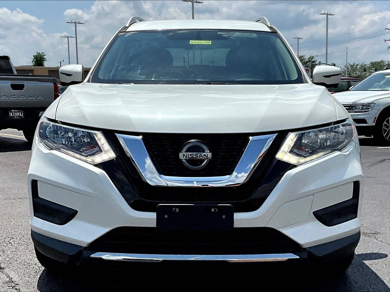 Used 2018 Nissan Rogue SV with VIN 5N1AT2MV1JC841298 for sale in Clarksville, IN