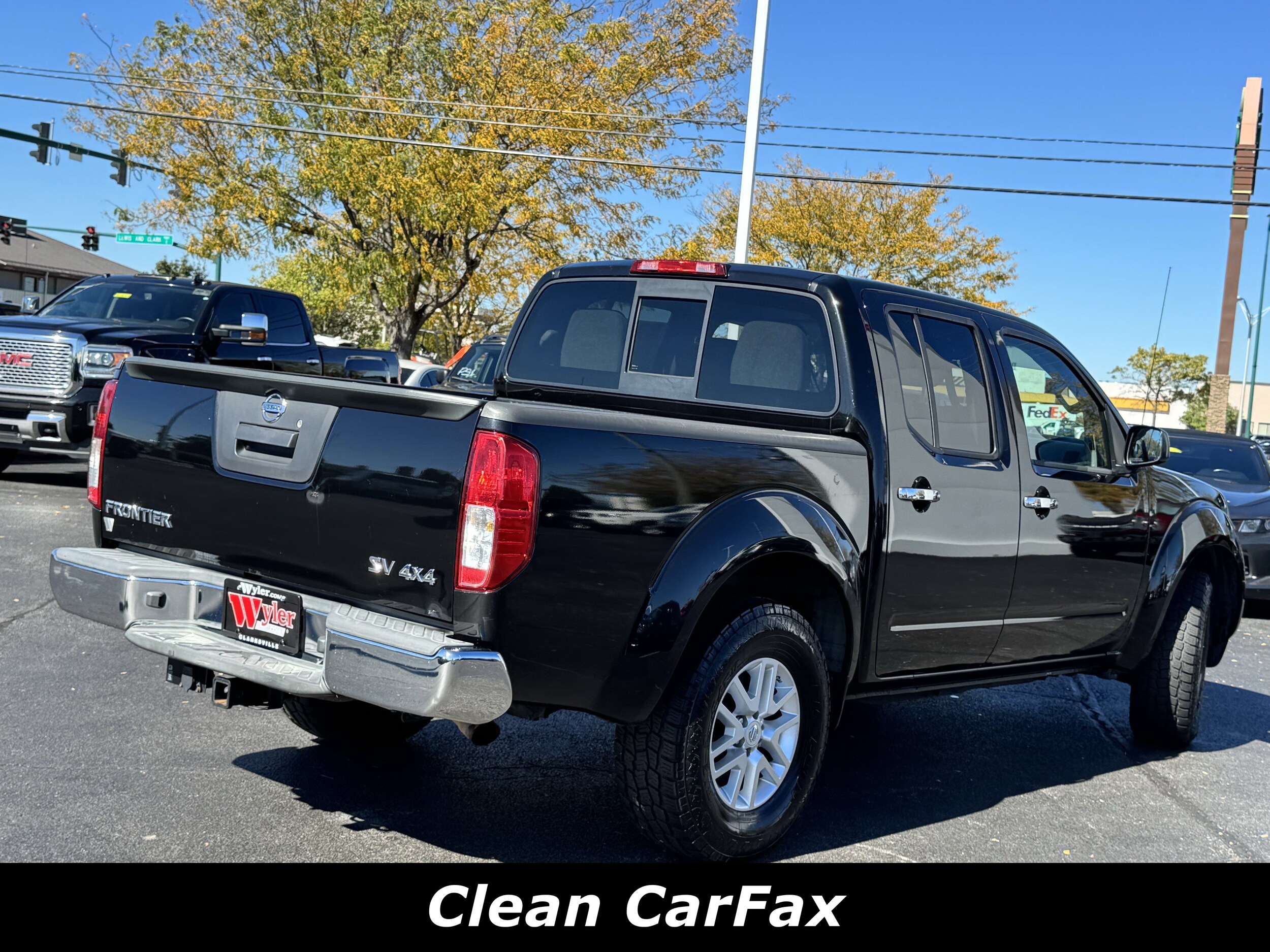 2016 Nissan Frontier SV photo 3