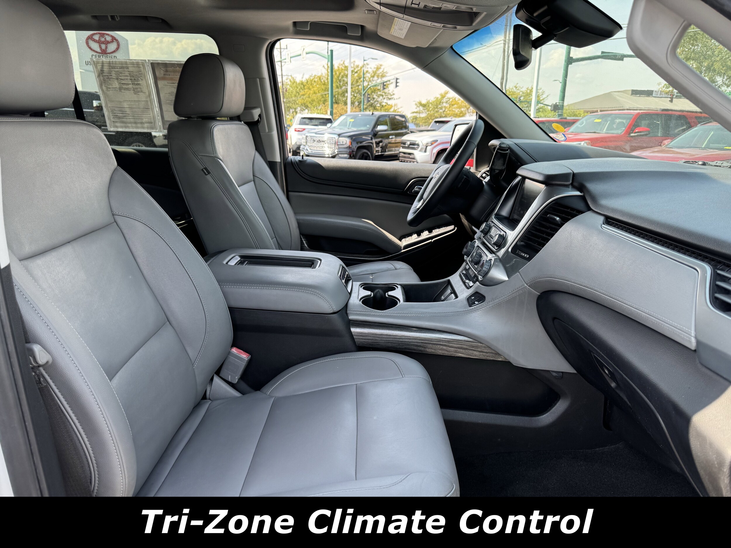 2018 Chevrolet Tahoe LT photo 4