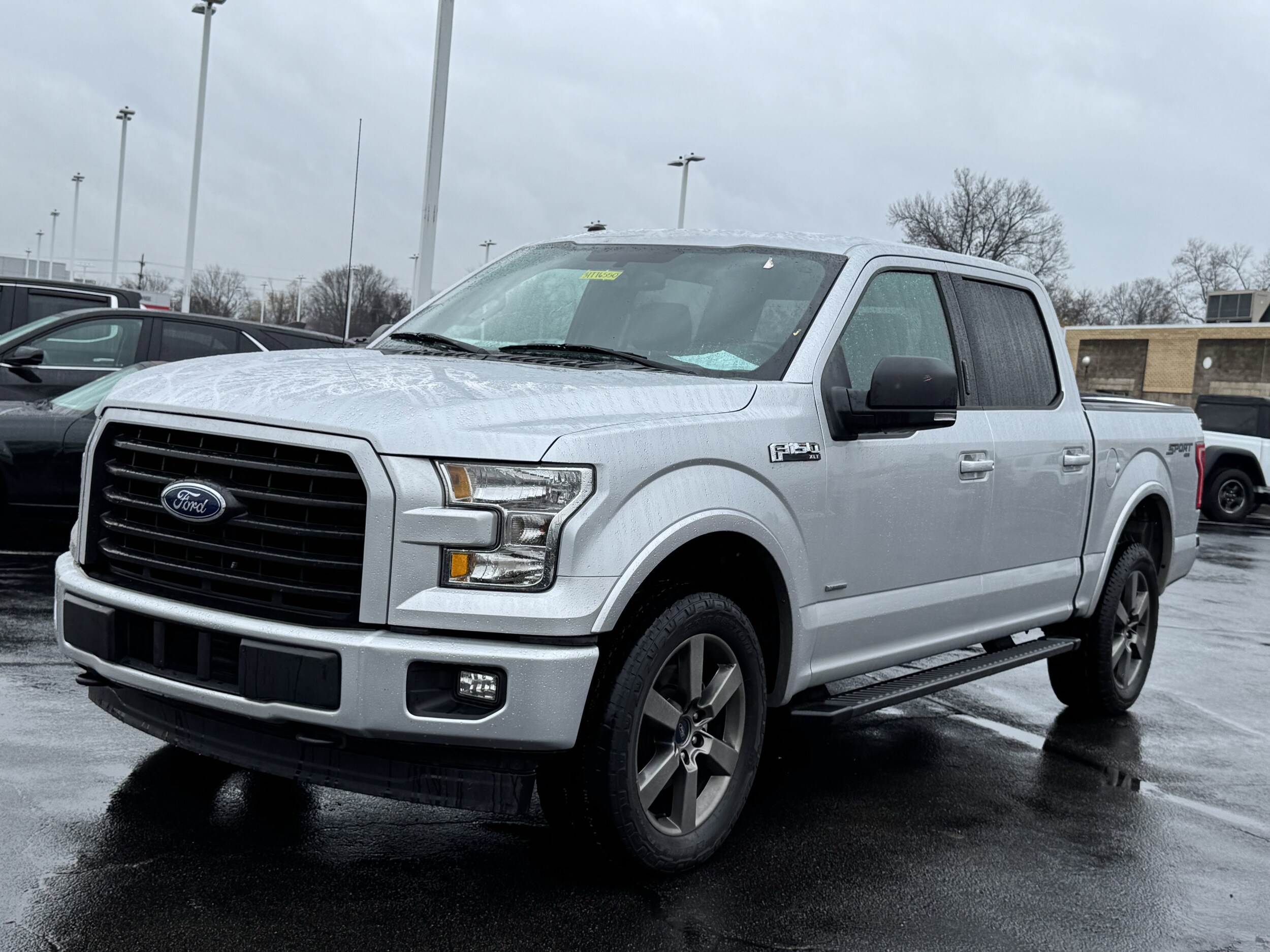 2017 Ford F-150 XLT photo 4