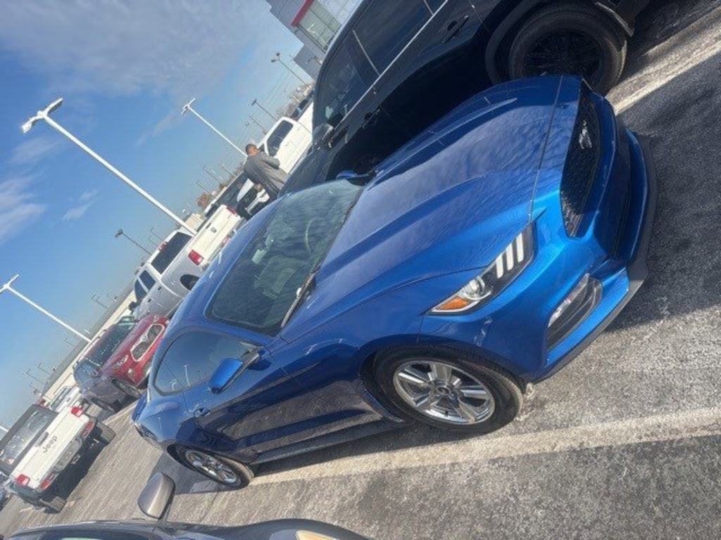 Used 2017 Ford Mustang V6 Coupe