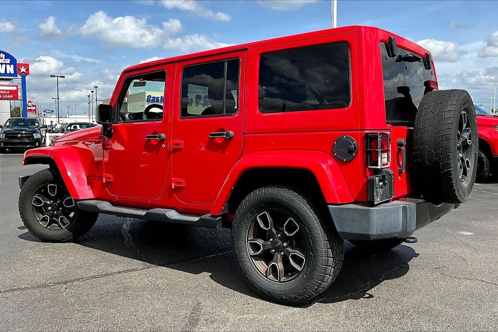 Used 2018 Jeep Wrangler JK Unlimited Sahara 4x4 SUV