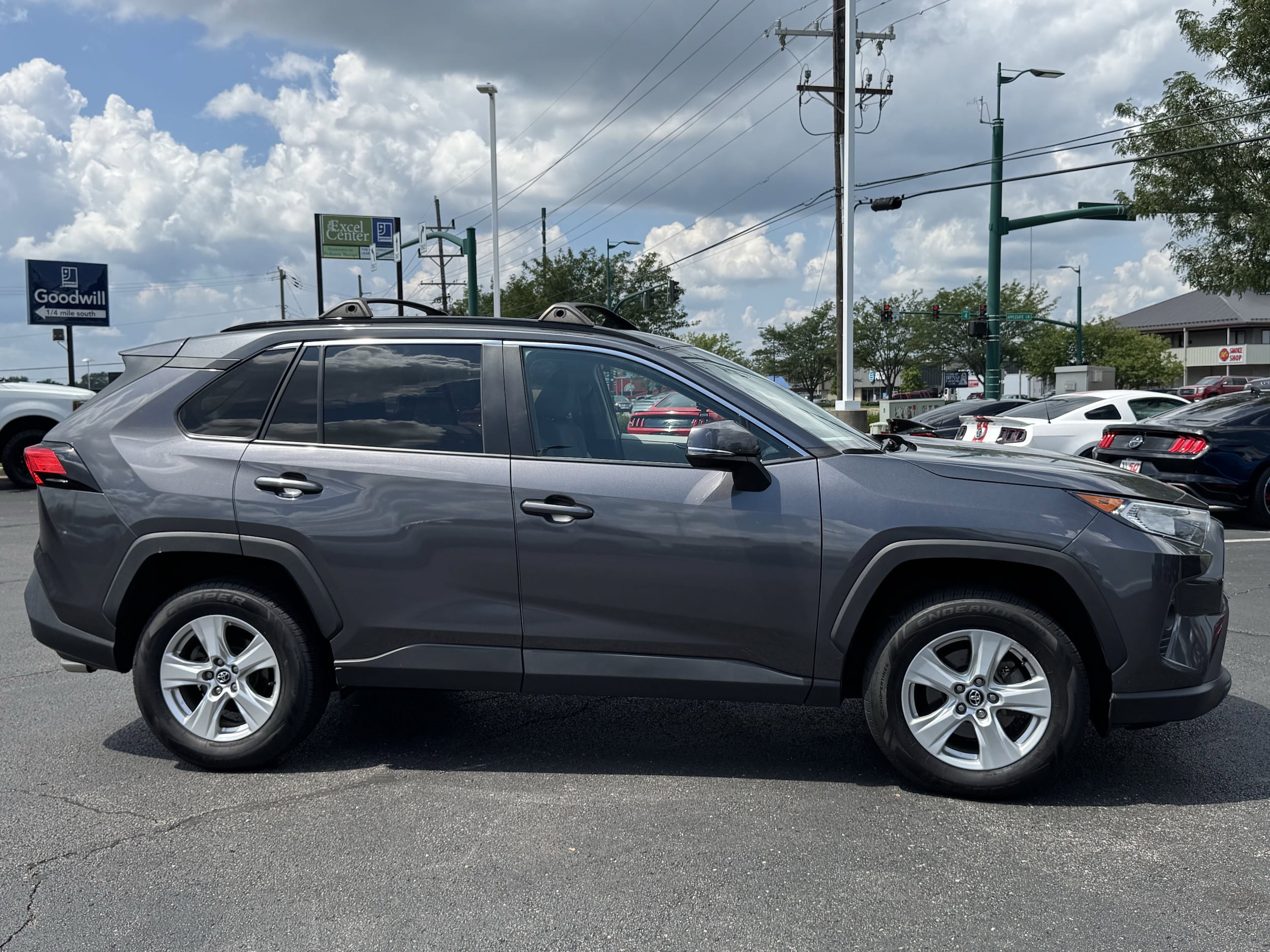 Used 2020 Toyota RAV4 XLE with VIN 2T3W1RFV6LC075625 for sale in Northfield, Minnesota