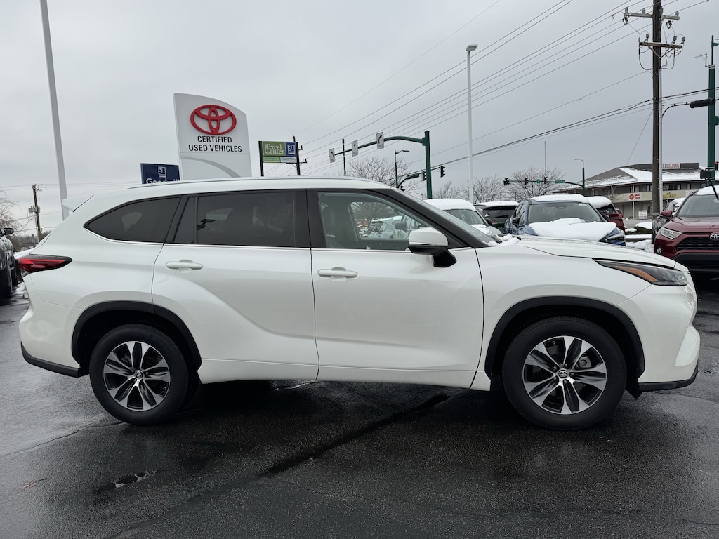 Used 2021 Toyota Highlander XLE SUV