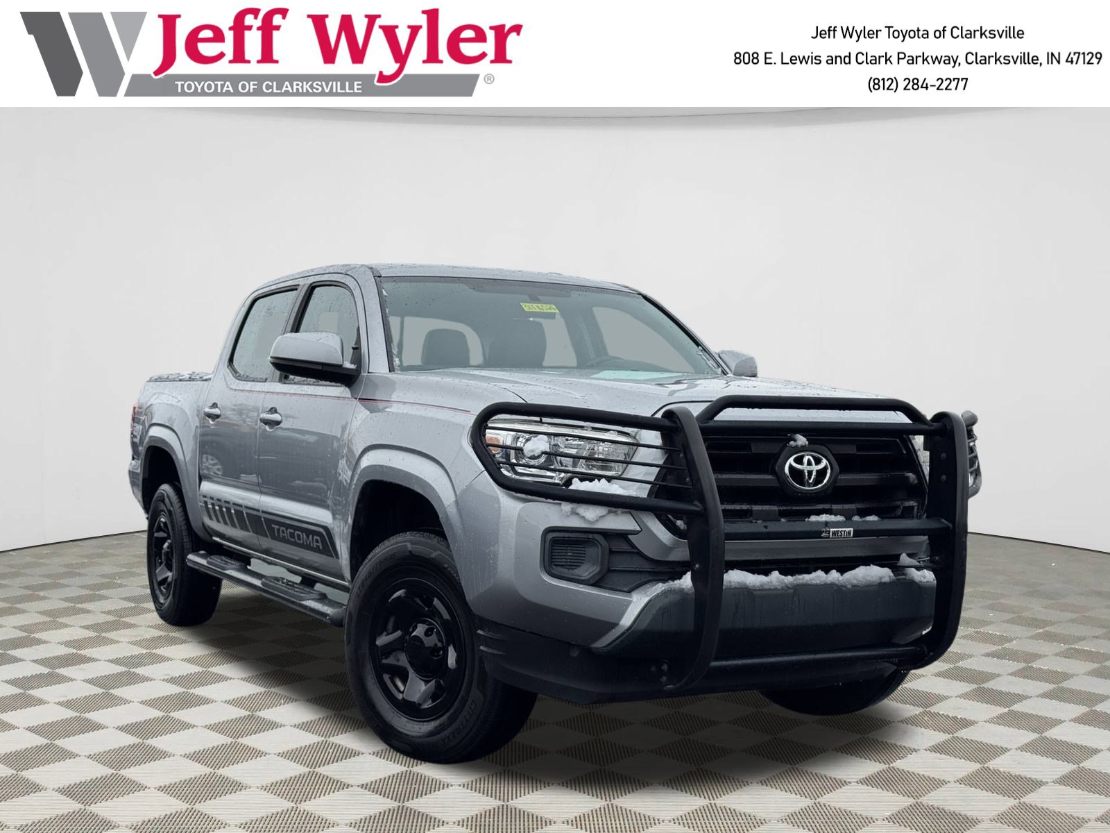 2017 Toyota Tacoma SR's photo