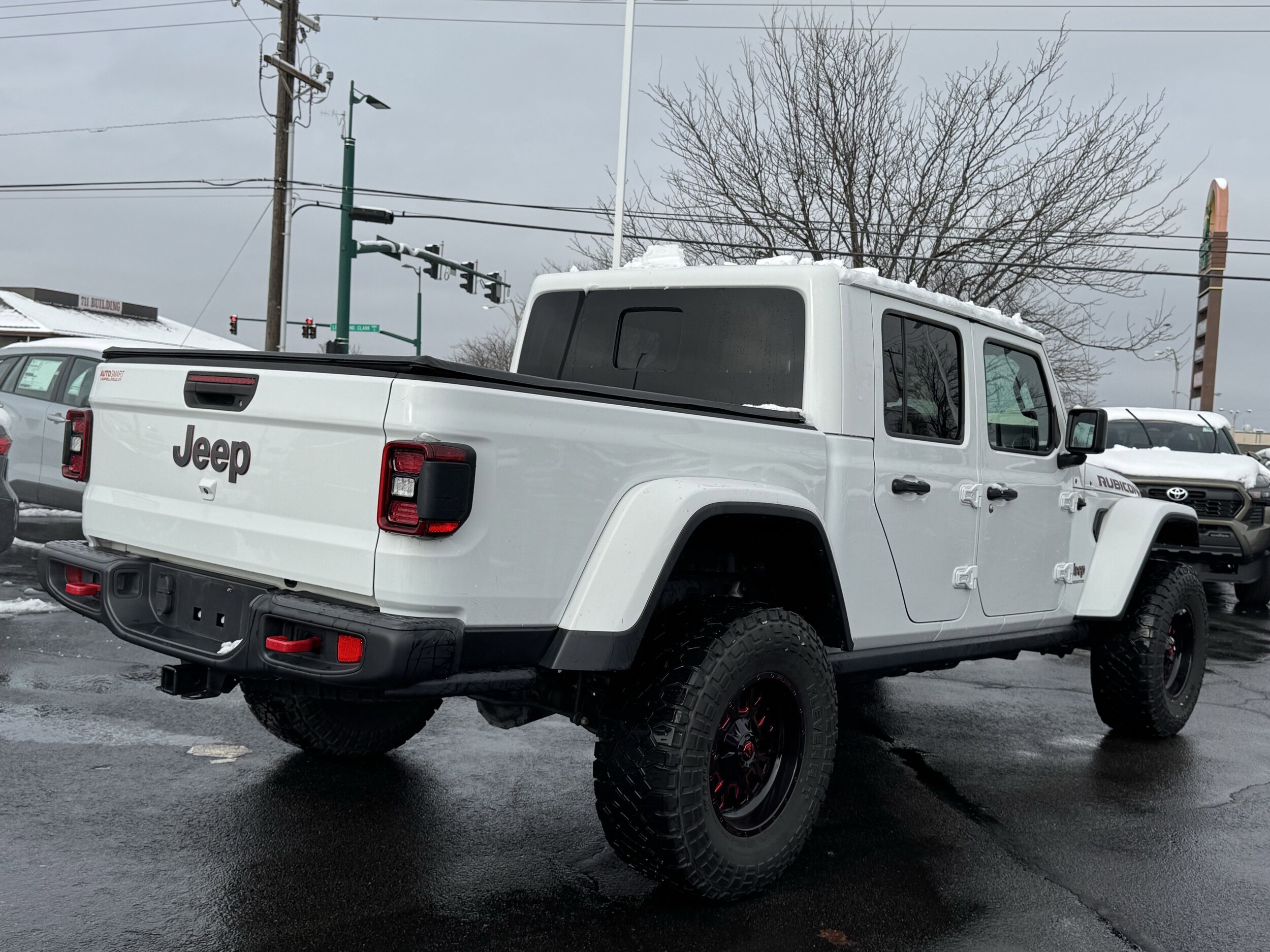 2021 Jeep Gladiator Rubicon photo 3
