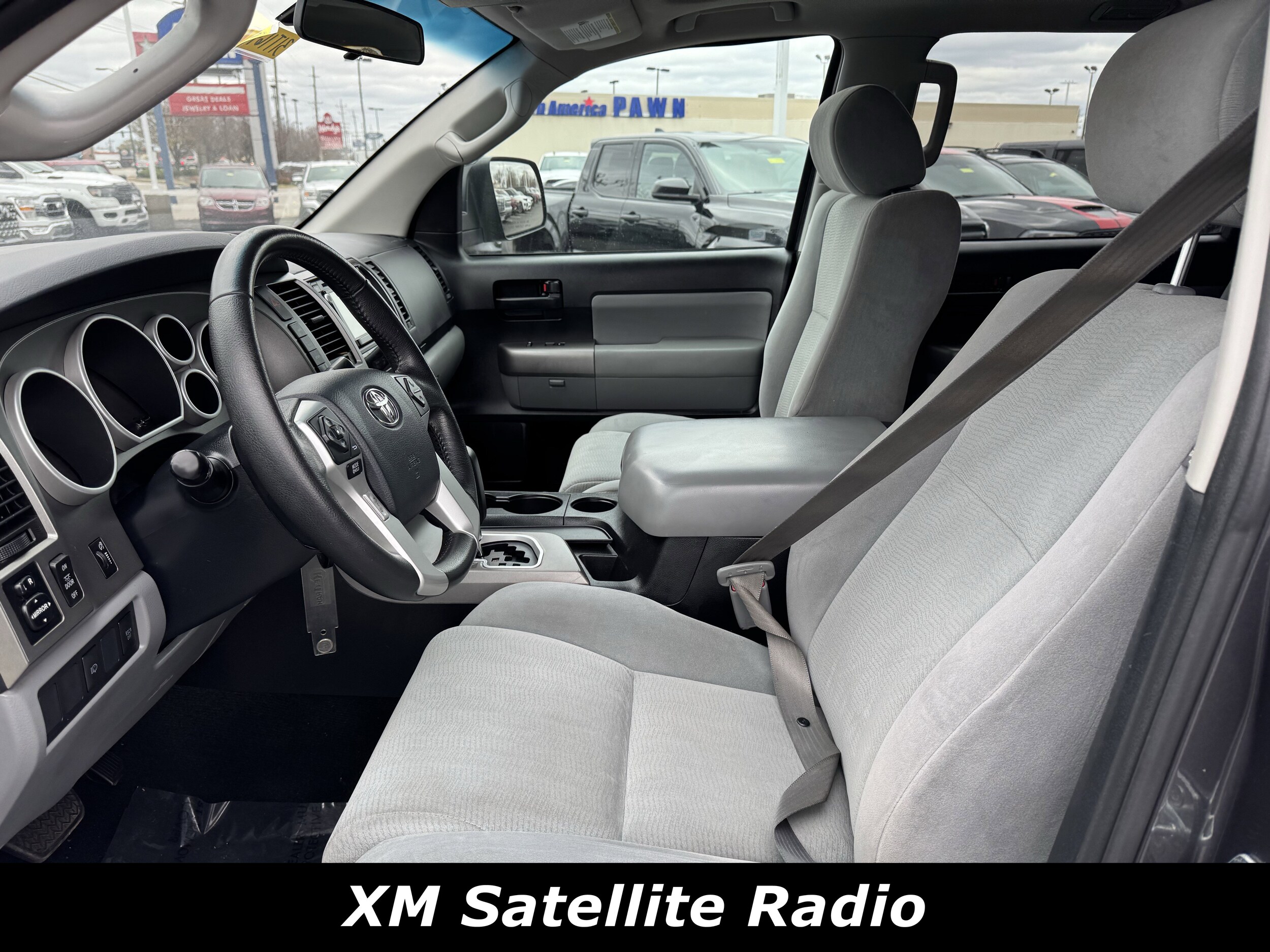 2014 Toyota Sequoia SR5 photo 3