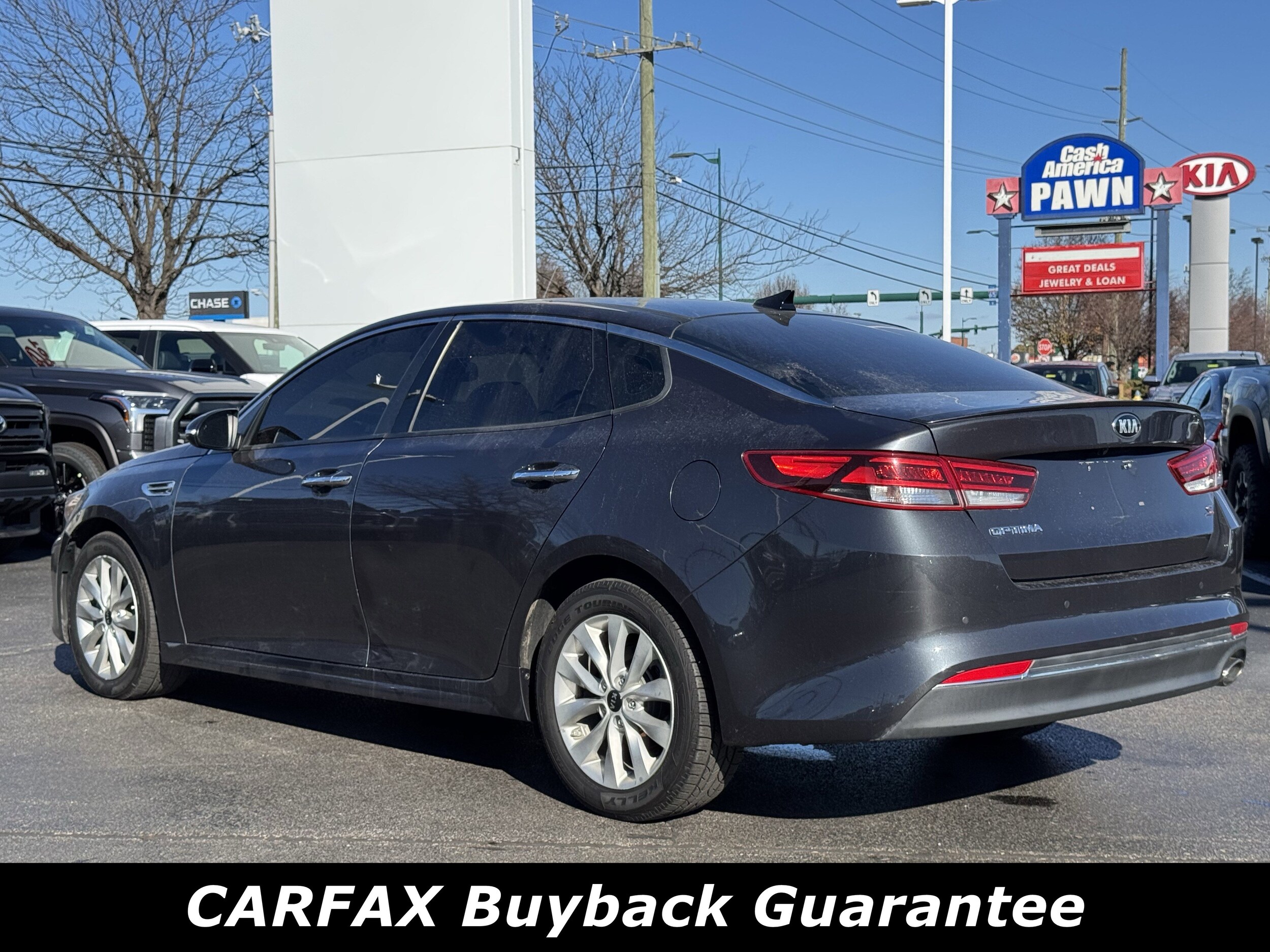 2018 Kia Optima S photo 2