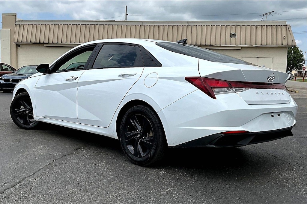Used 2021 Hyundai Elantra SEL Sedan