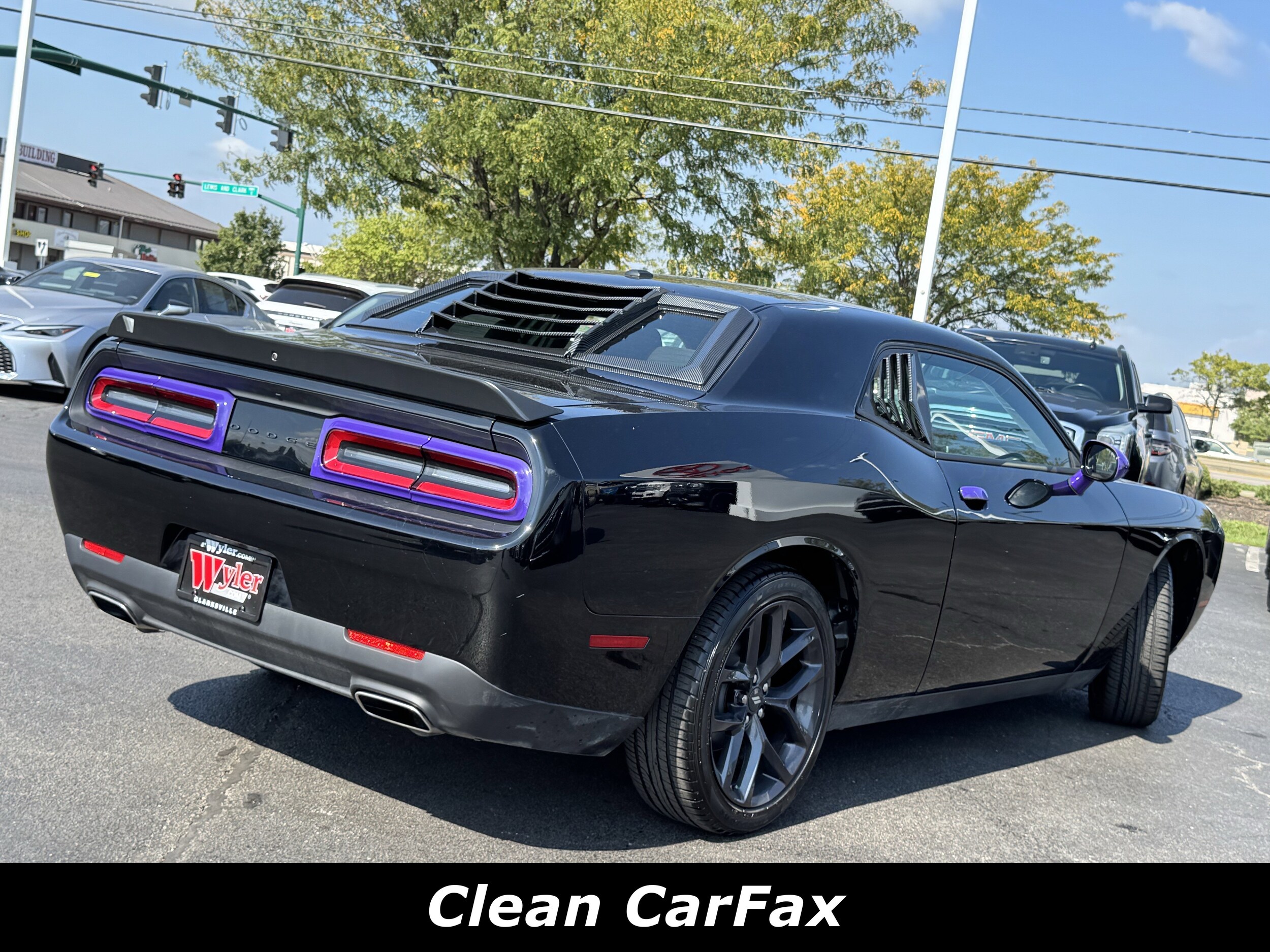 2023 Dodge Challenger SXT photo 2