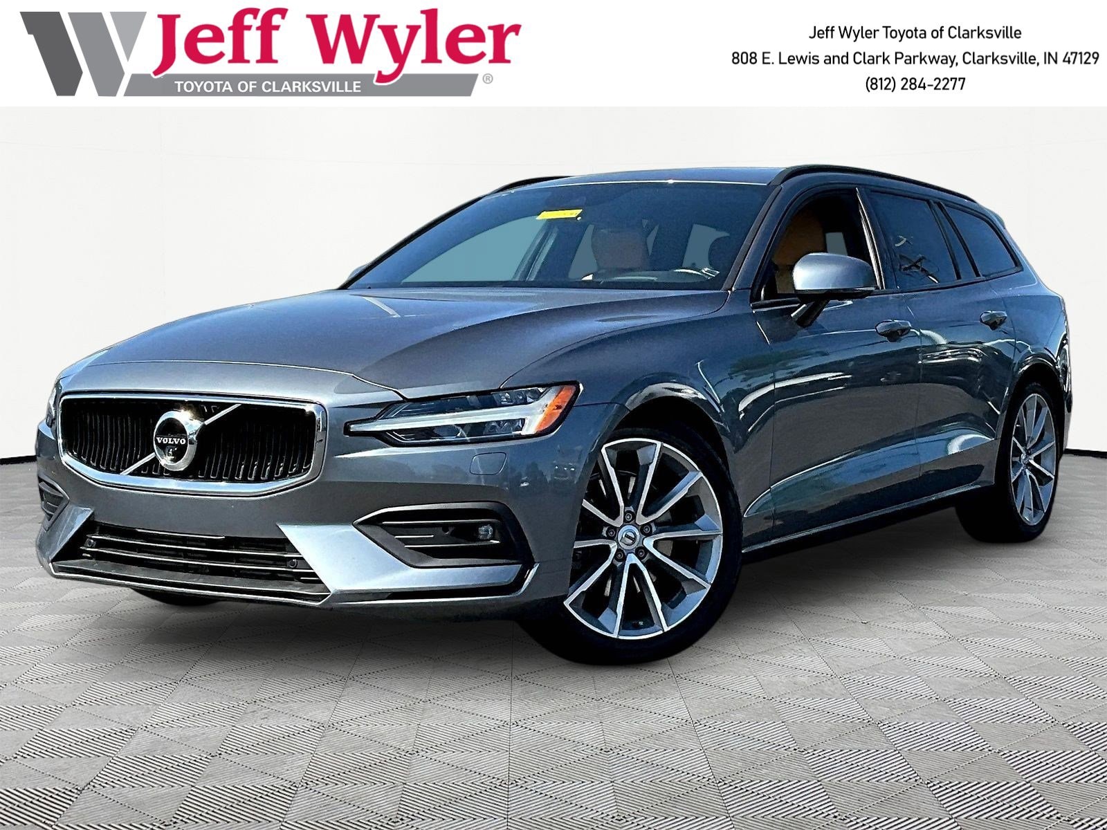 2020 Volvo V60 T5 Momentum's photo