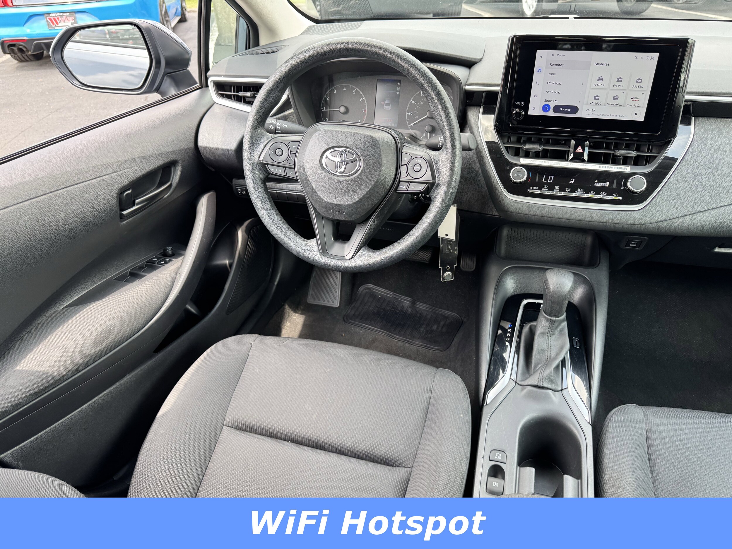 2024 Toyota Corolla LE photo 4