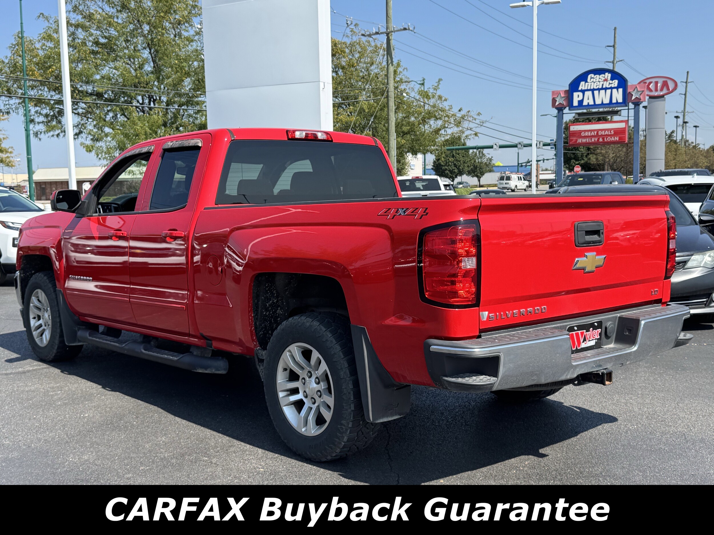 2019 Chevrolet Silverado 1500 LT photo 2
