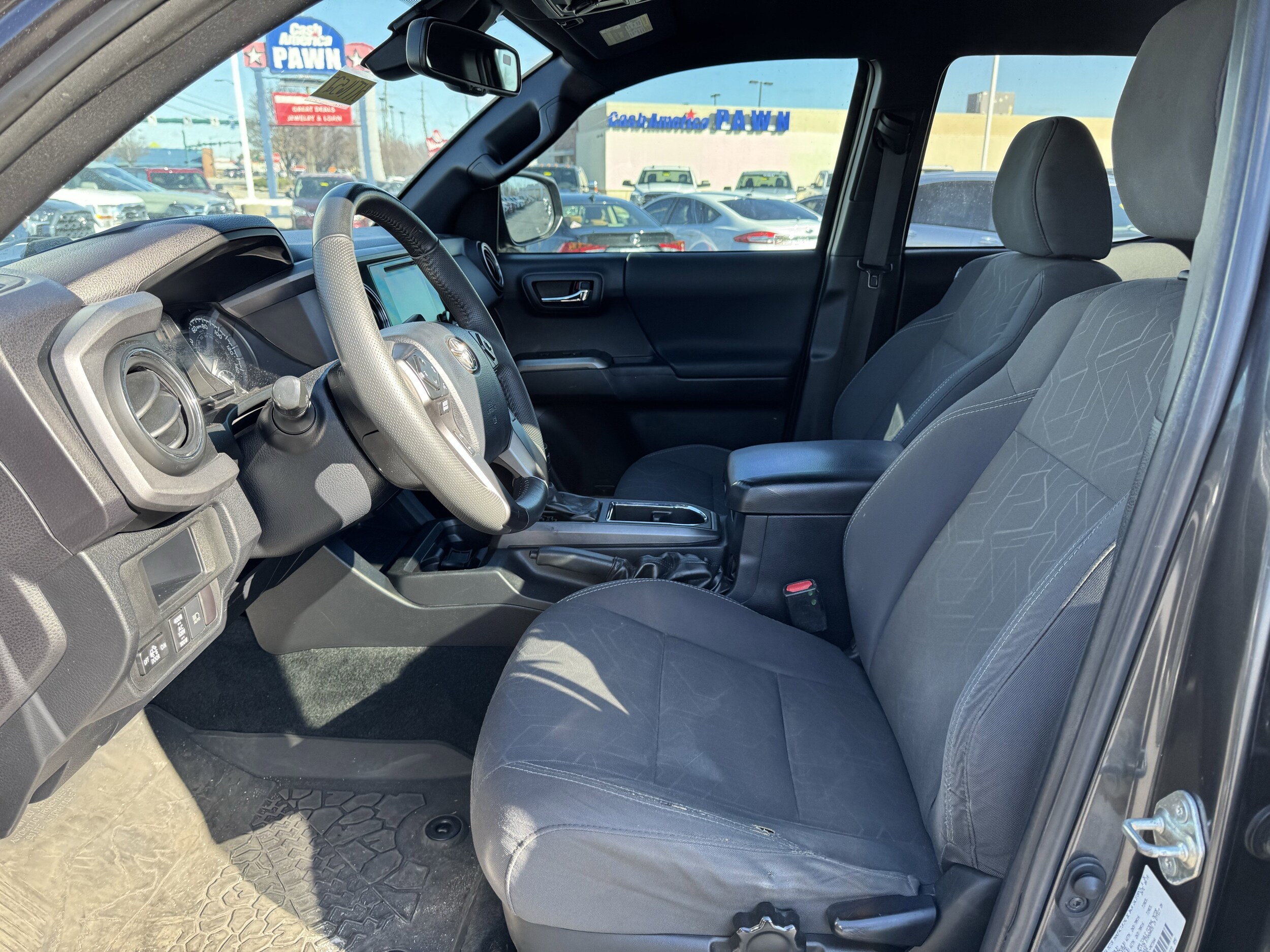 2018 Toyota Tacoma Double Cab photo 3