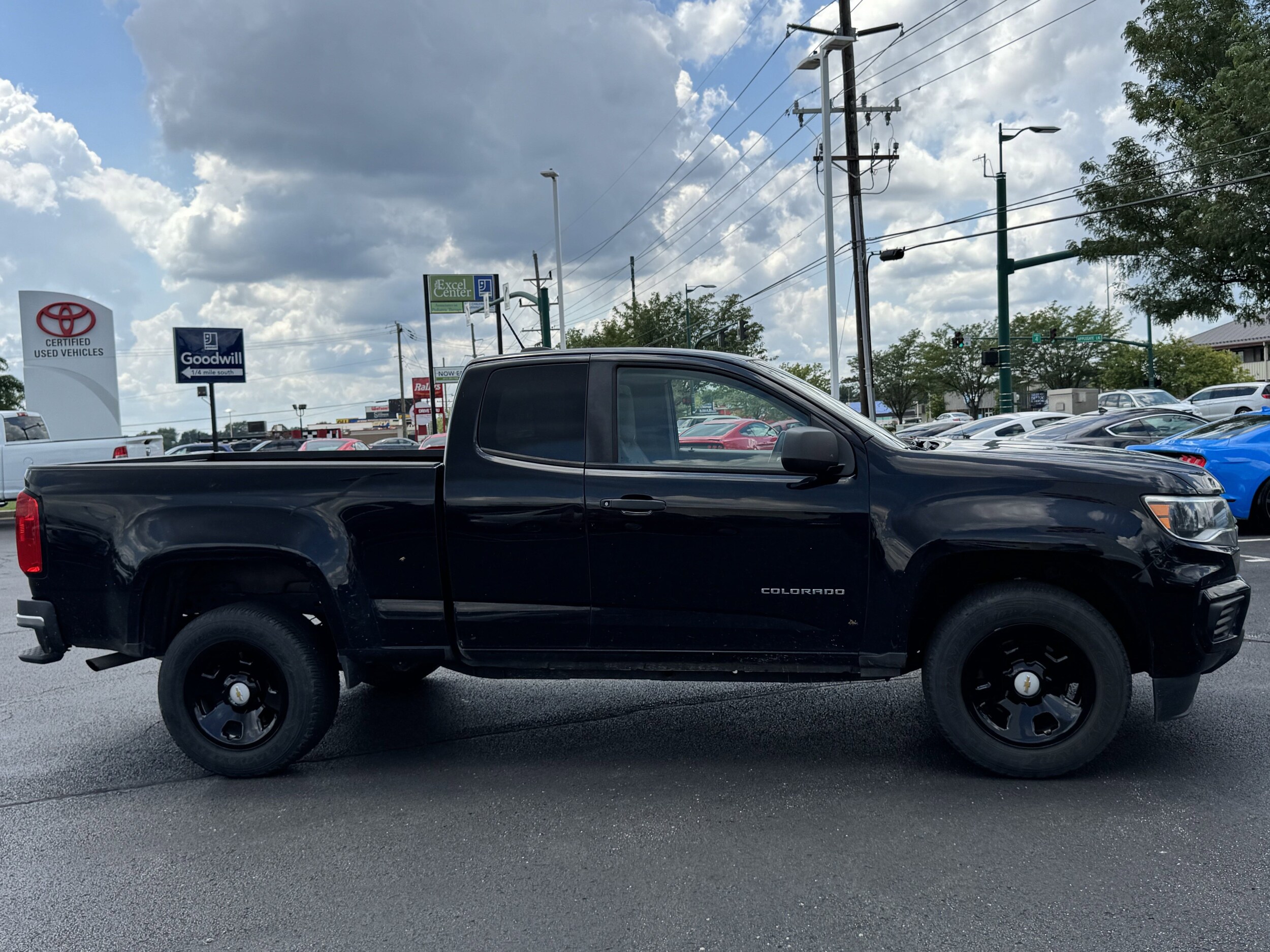 2021 Chevrolet Colorado Work Truck photo 2