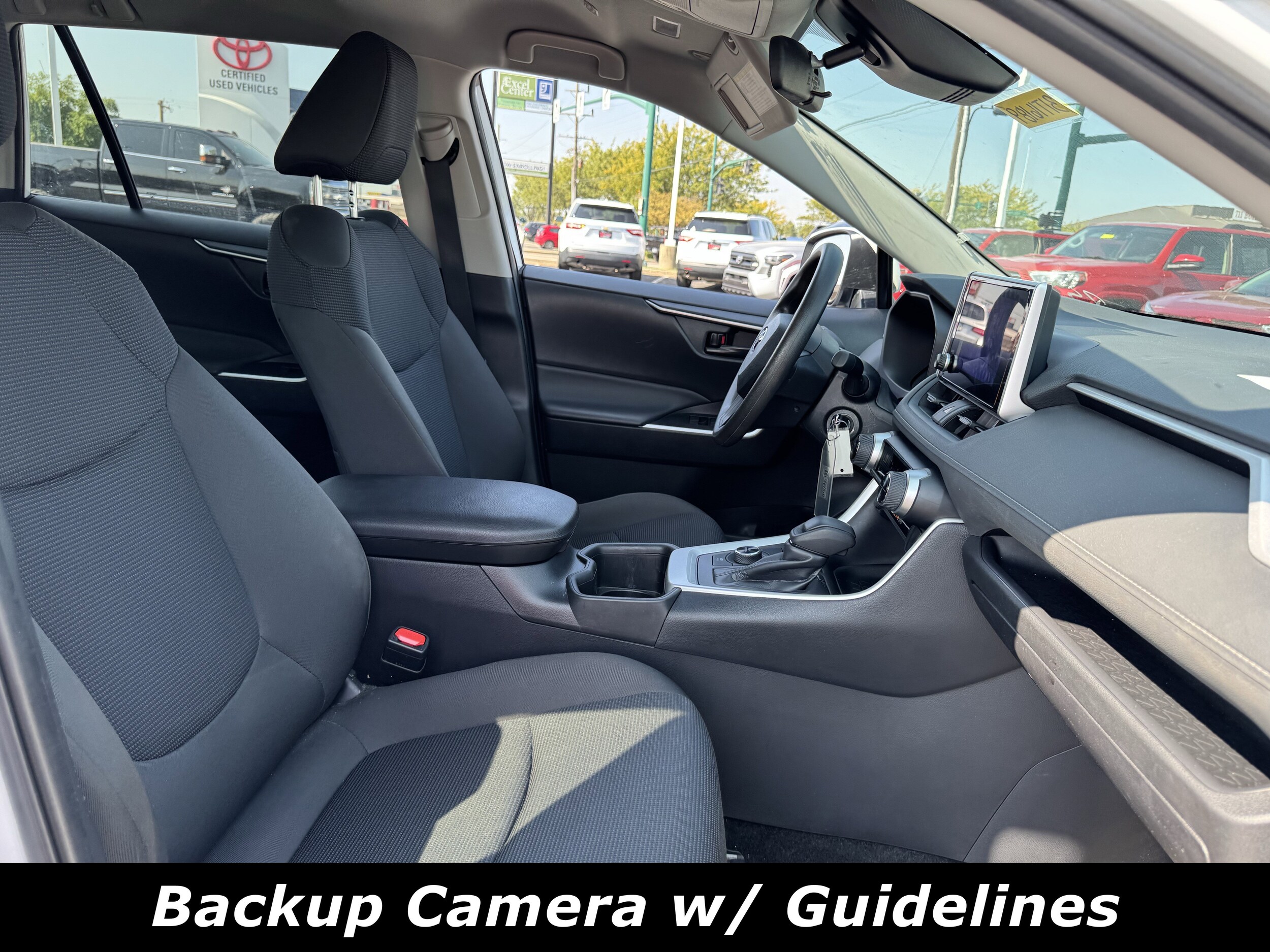 2024 Toyota RAV4 Hybrid LE photo 4