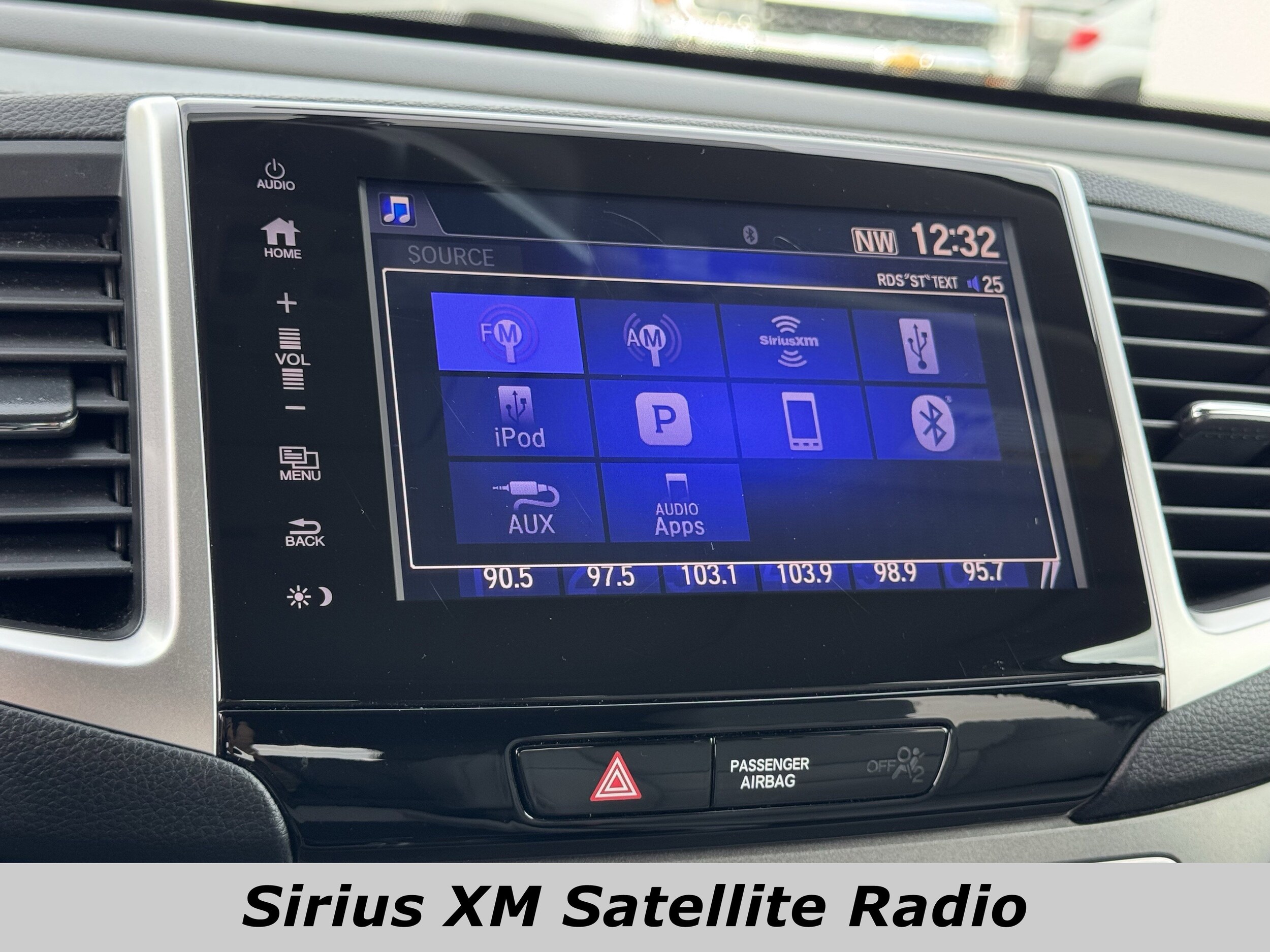 2017 Honda Pilot EX-L photo 3