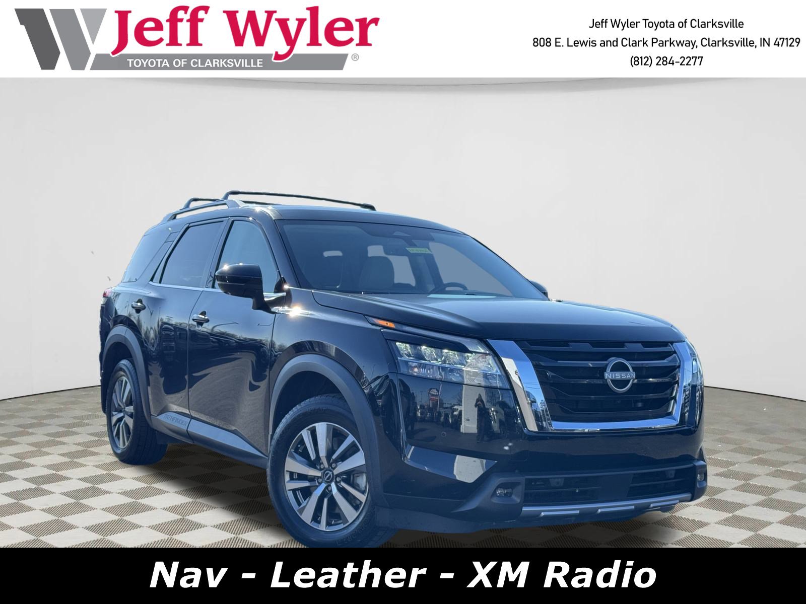 2023 Nissan Pathfinder SL's photo